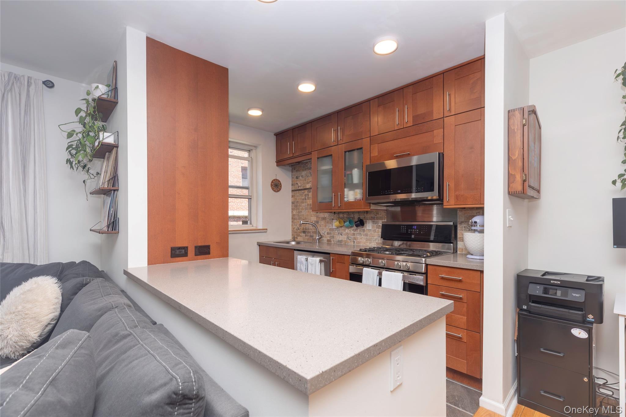 3rd image of 12 Westchester Ave #2J, White Plains, NY 10601 | MLS# 1031789