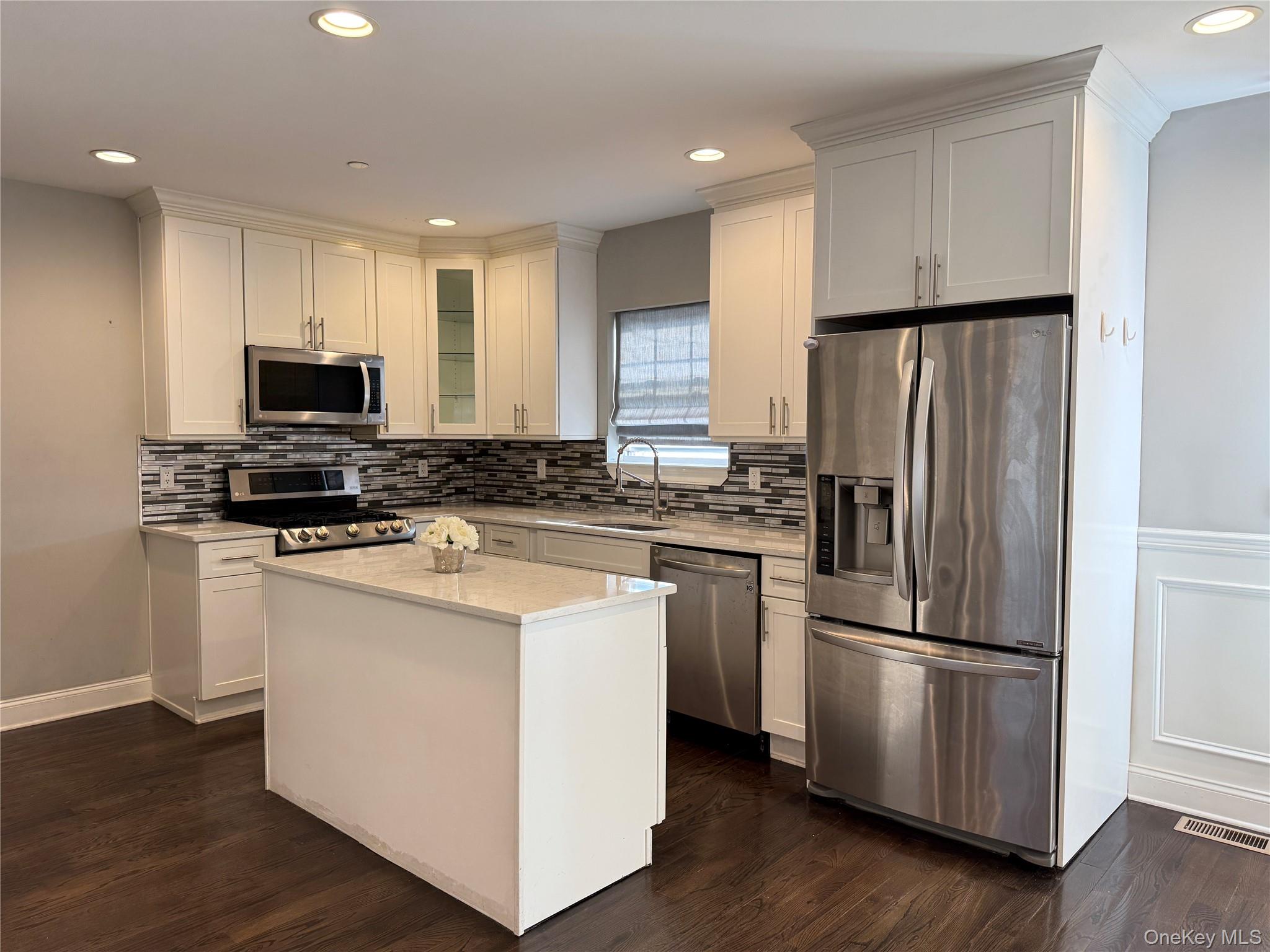 3rd image of 318 Cross St #2, North Hempstead, NY 11590 | MLS# 1031798