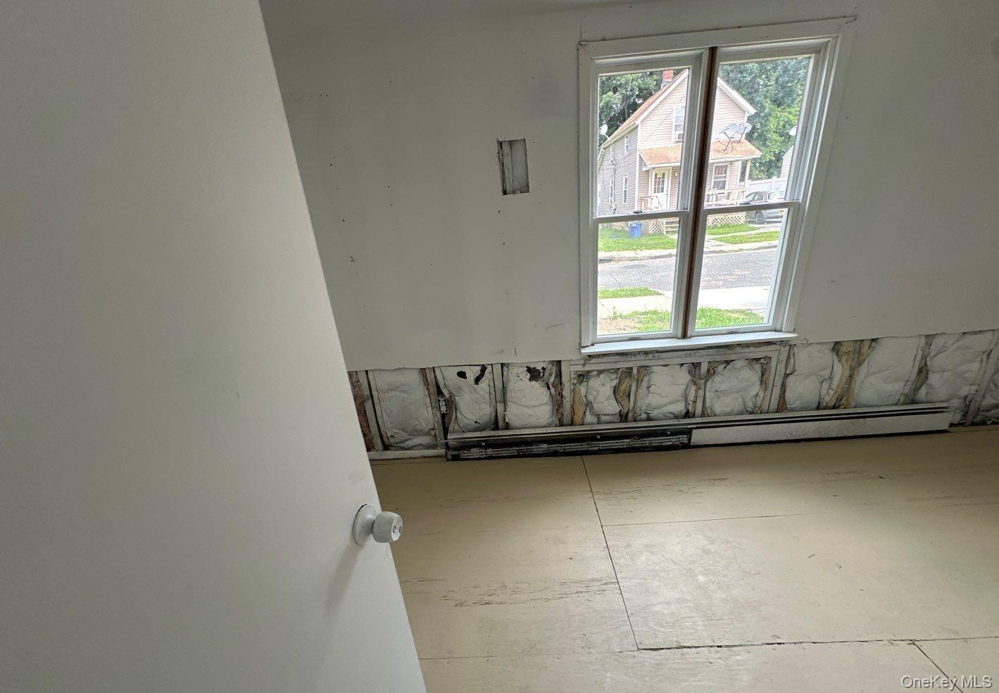 4th image of 90 E 3Rd St, Huntington, NY 11746 | MLS# 1031809