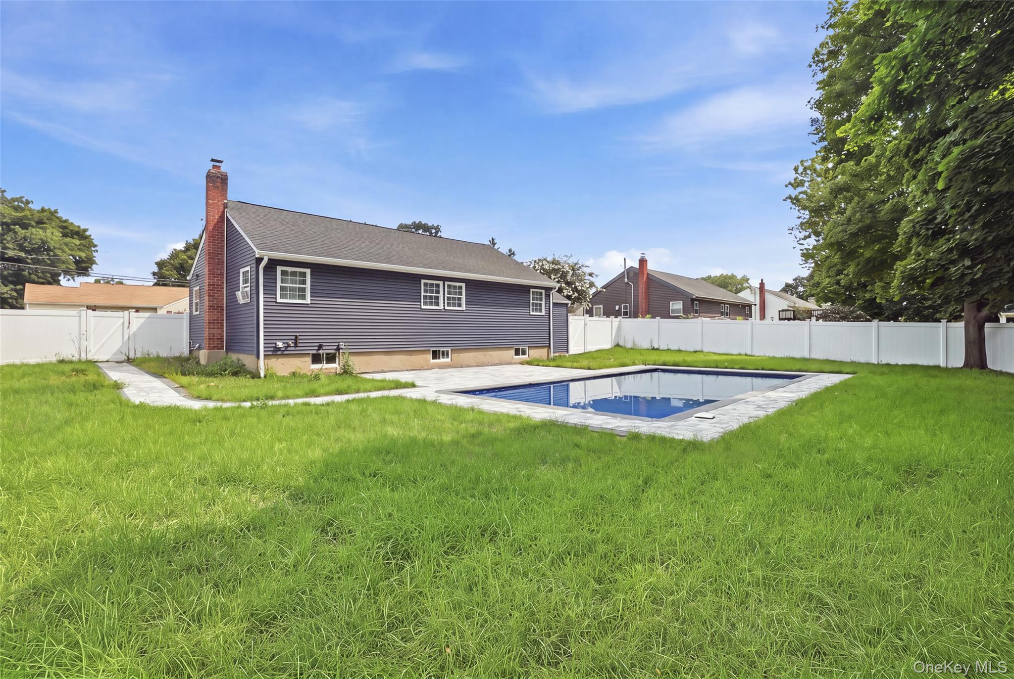 32nd image of 308 Hancock St, Islip, NY 11717 | MLS# 1031860