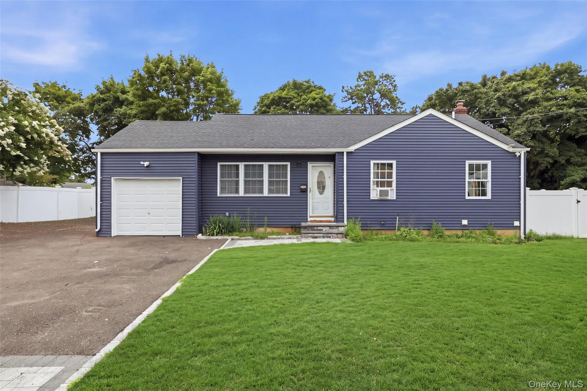 2nd image of 308 Hancock St, Islip, NY 11717 | MLS# 1031860