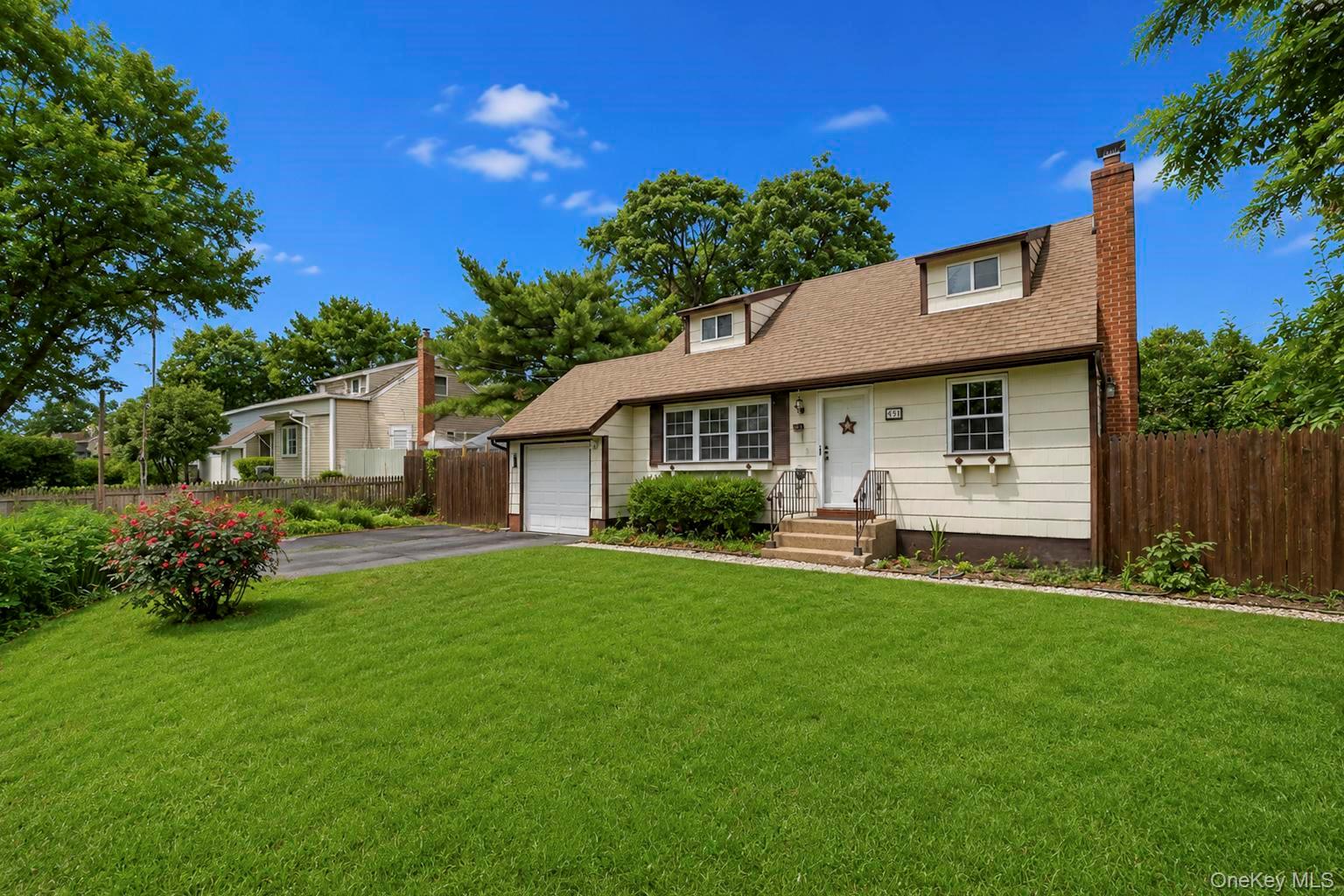 4th image of 491 Smith St, Islip, NY 11722 | MLS# 1031878