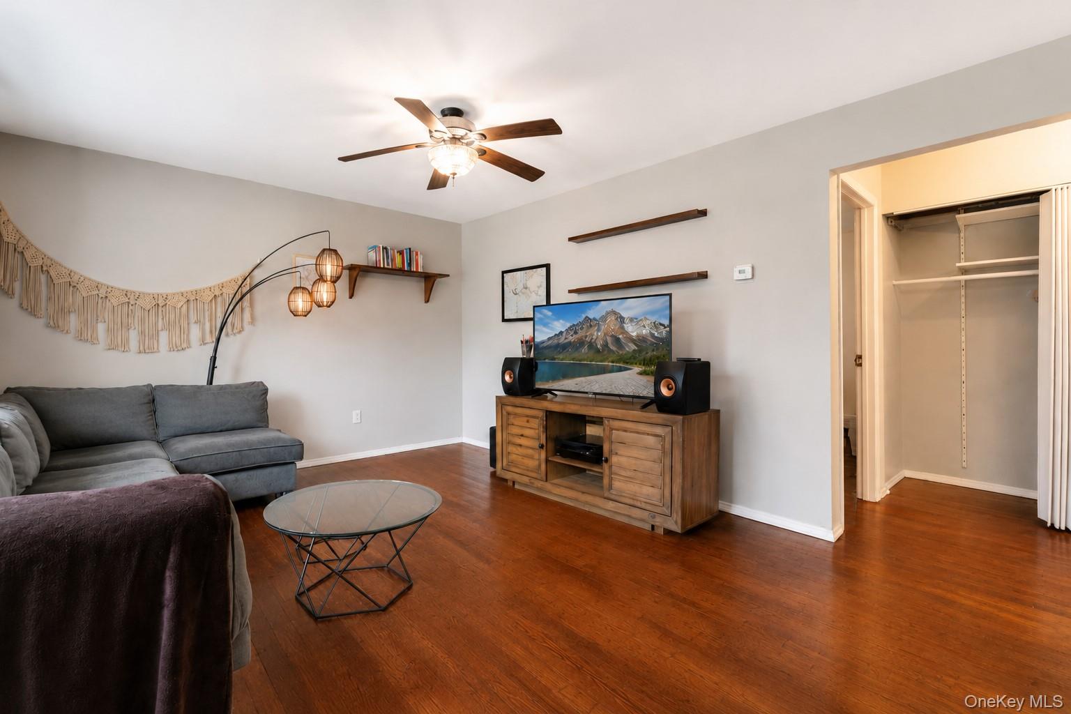 5th image of 491 Smith St, Islip, NY 11722 | MLS# 1031878