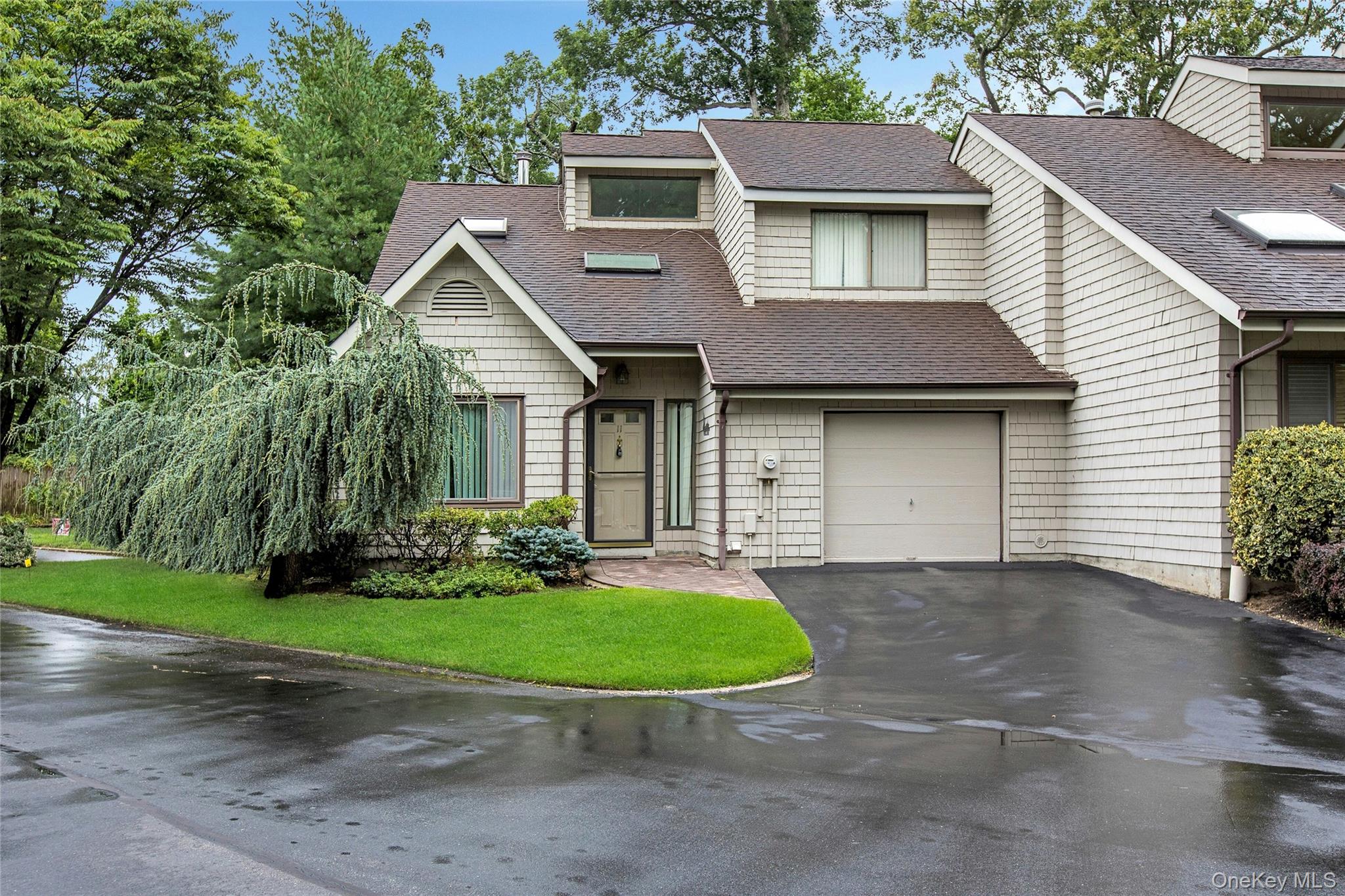 1st image of 11 Rose Ct, Islip, NY 11730 | MLS# 1031943