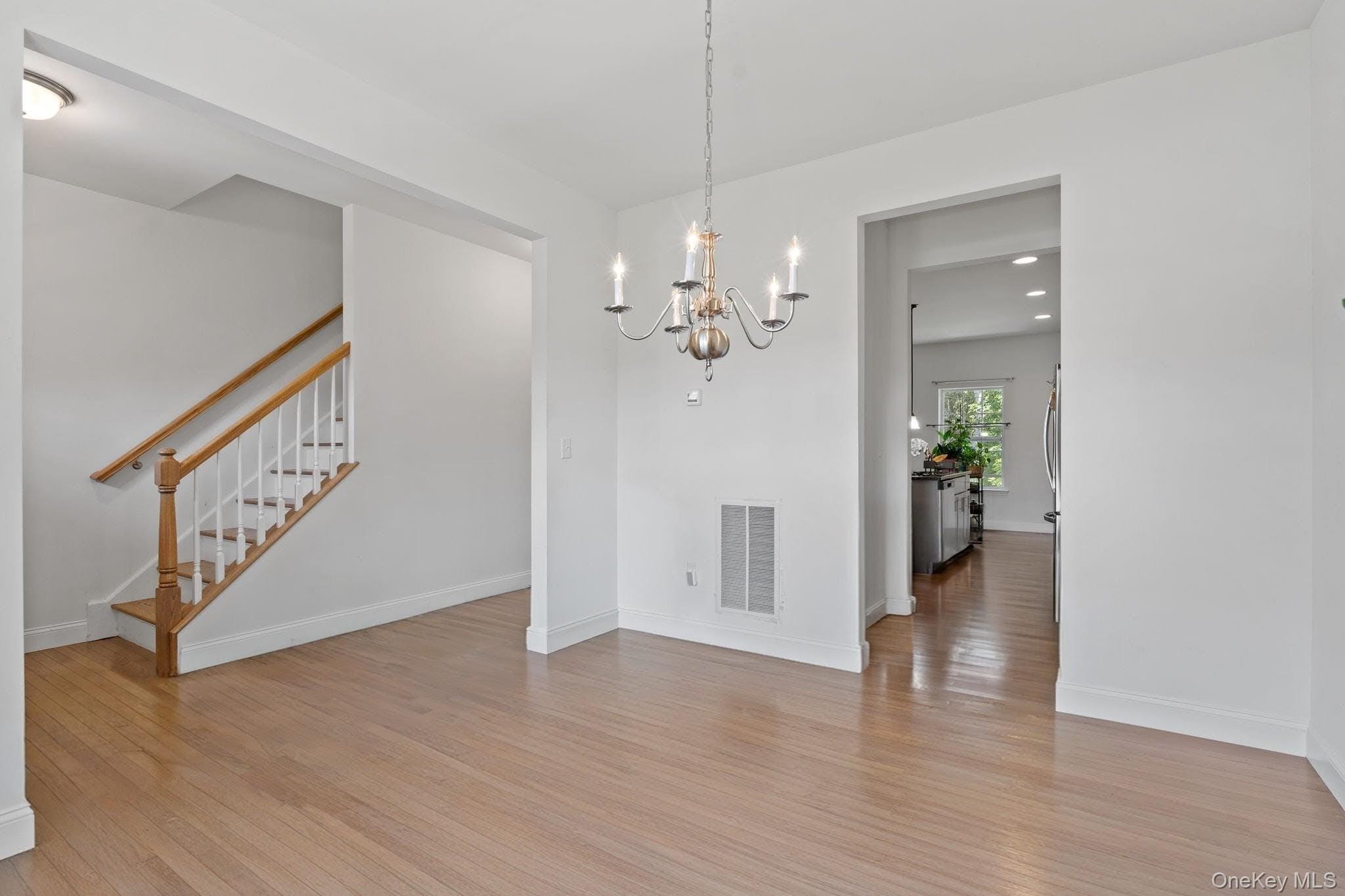 5th image of 20 Karen Ct, Poughkeepsie (town), NY 12603 | MLS# 1031987