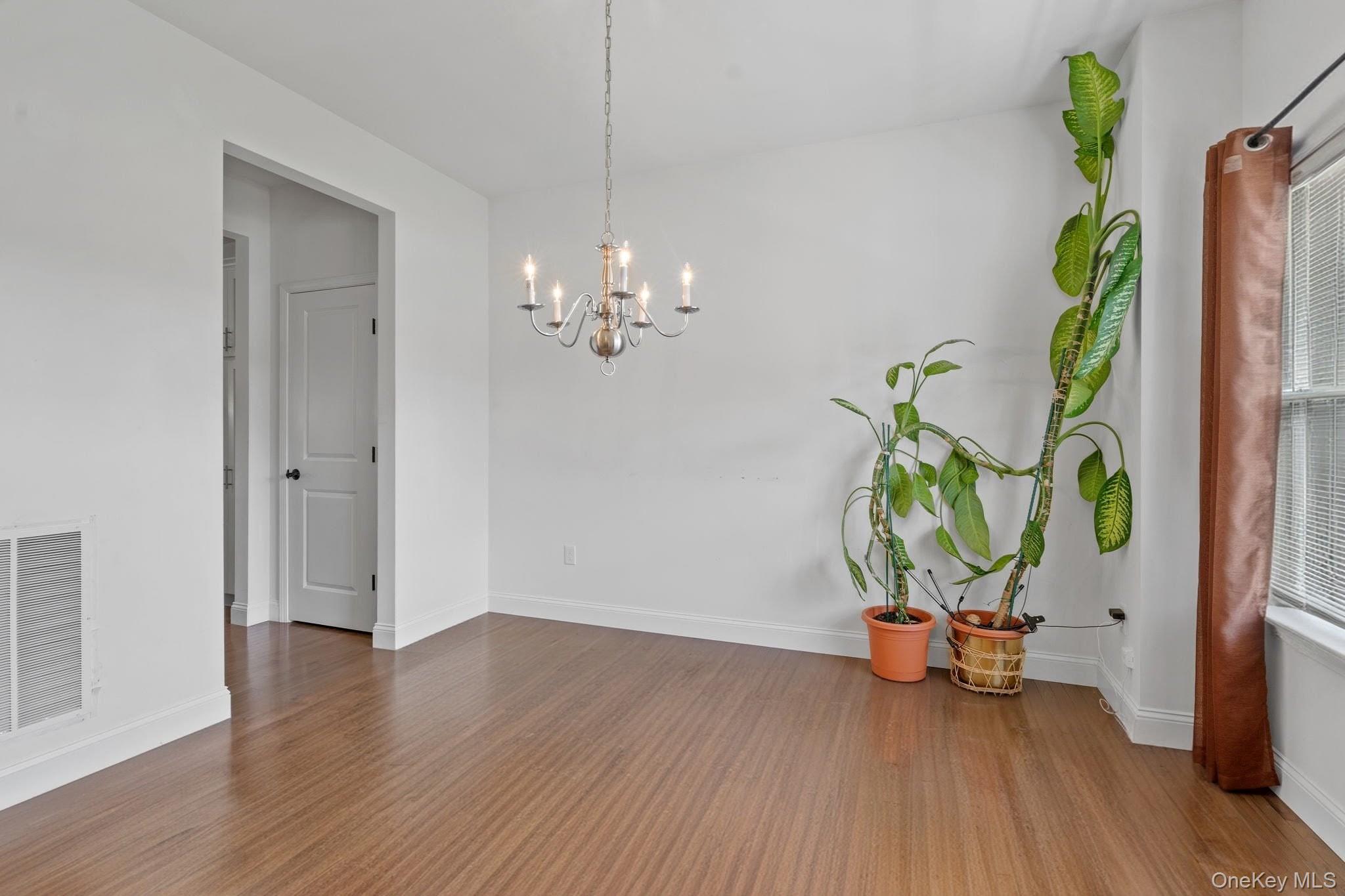 4th image of 20 Karen Ct, Poughkeepsie (town), NY 12603 | MLS# 1031987