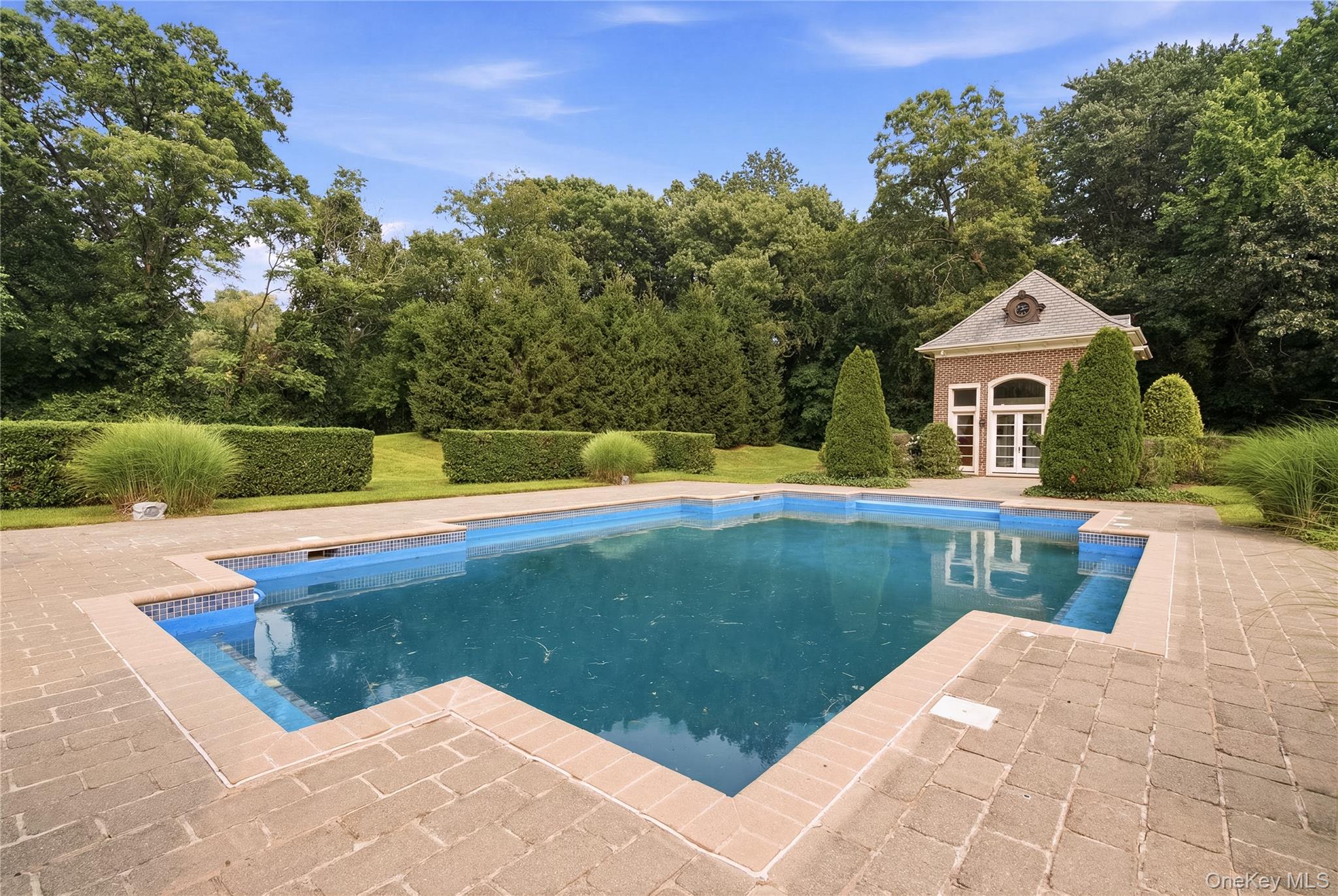 37th image of 33 Chicken Valley Rd, Oyster Bay, NY 11545 | MLS# 1031994