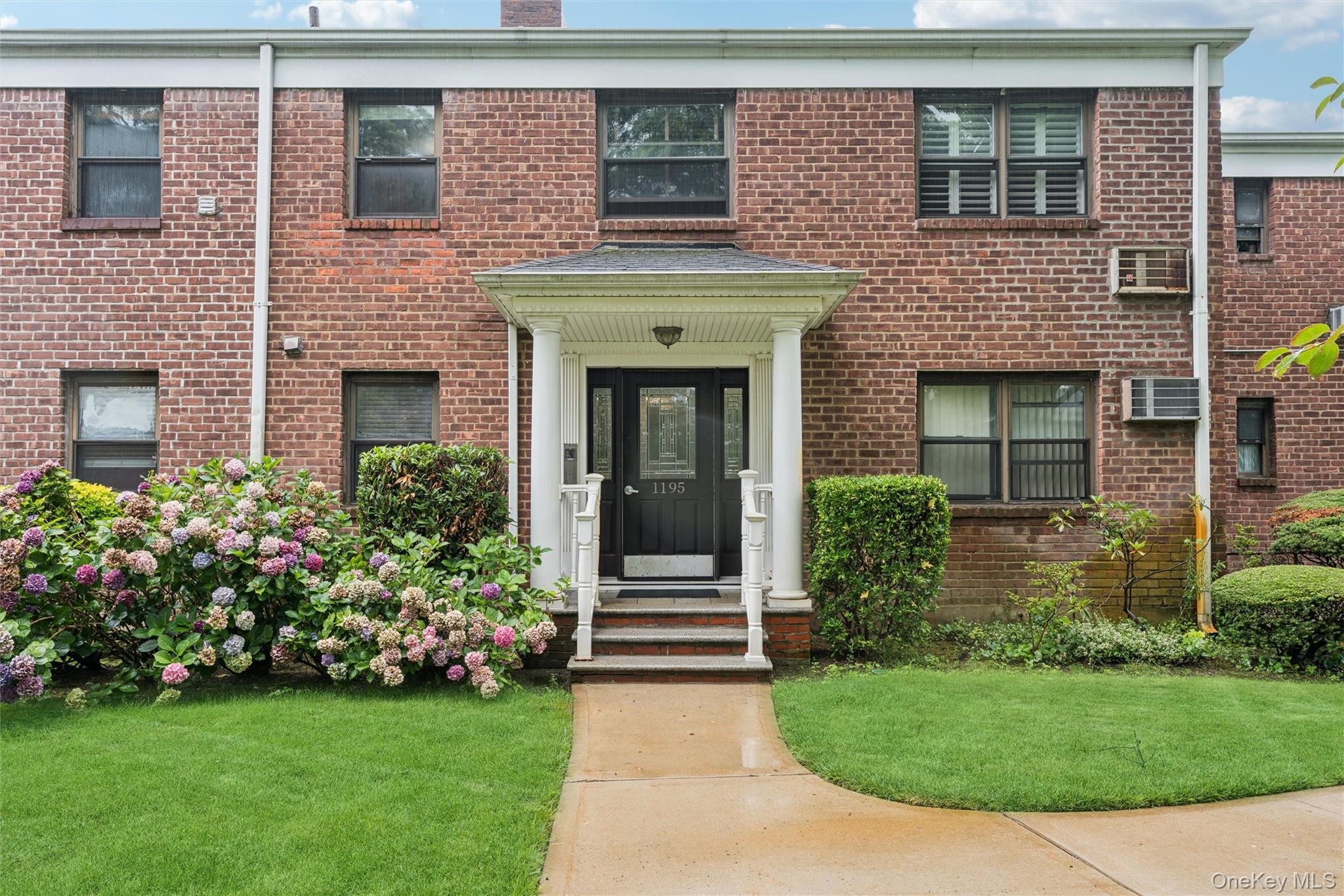2nd image of 1195 E Broadway #L21, Hempstead, NY 11557 | MLS# 1032061