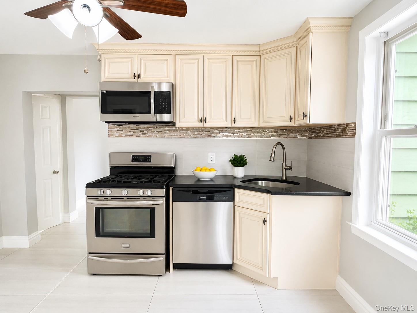 5th image of 199 Terrell Ave, Hempstead, NY 11572 | MLS# 1032064