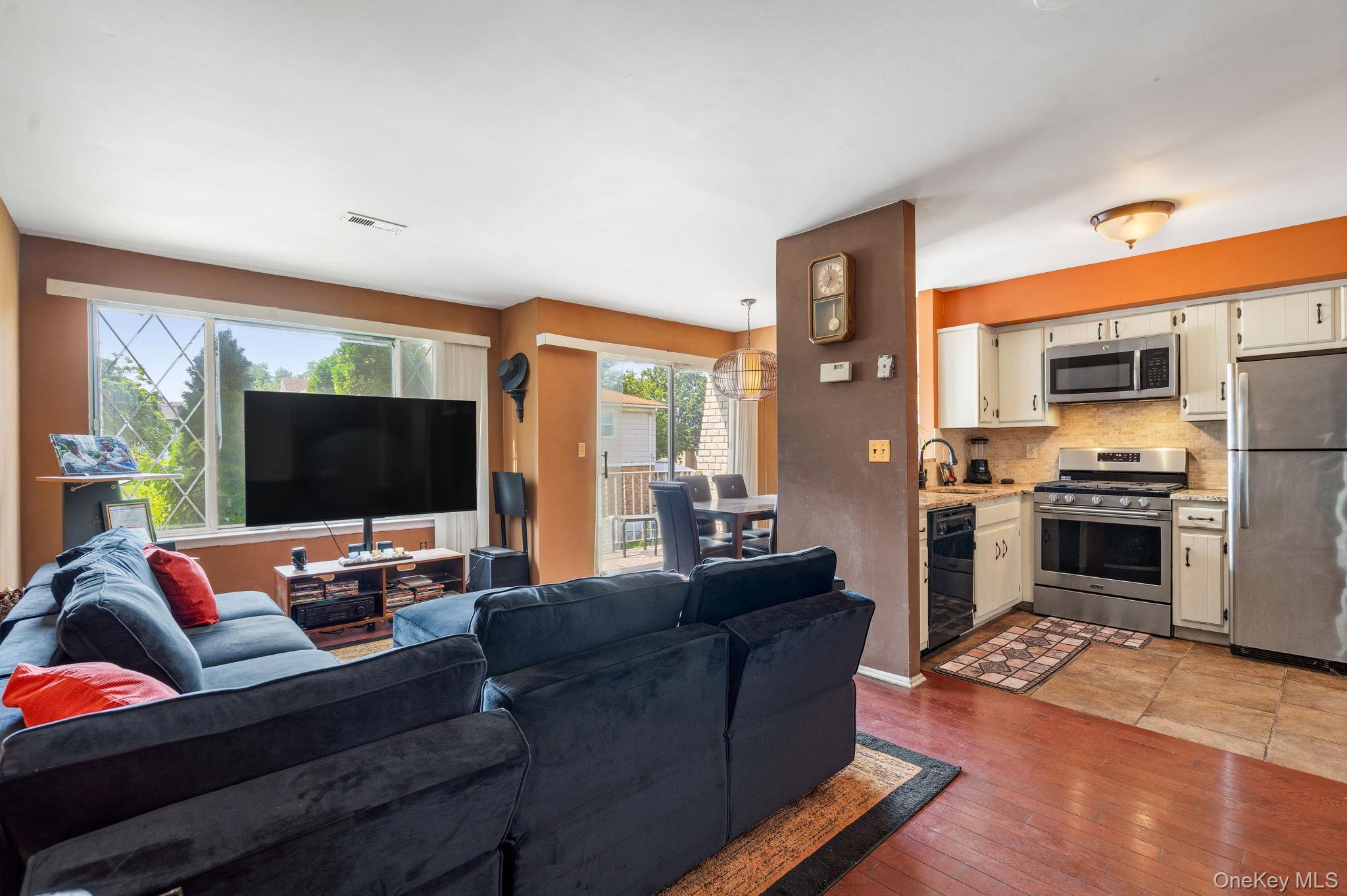 3rd image of 110 Vogel Loop, New York, NY 10314 | MLS# 1032088