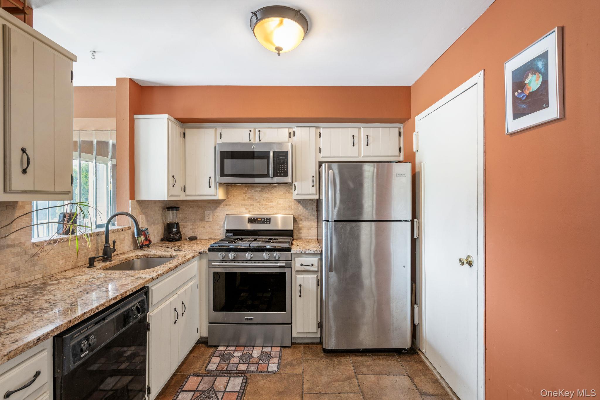 4th image of 110 Vogel Loop, New York, NY 10314 | MLS# 1032088