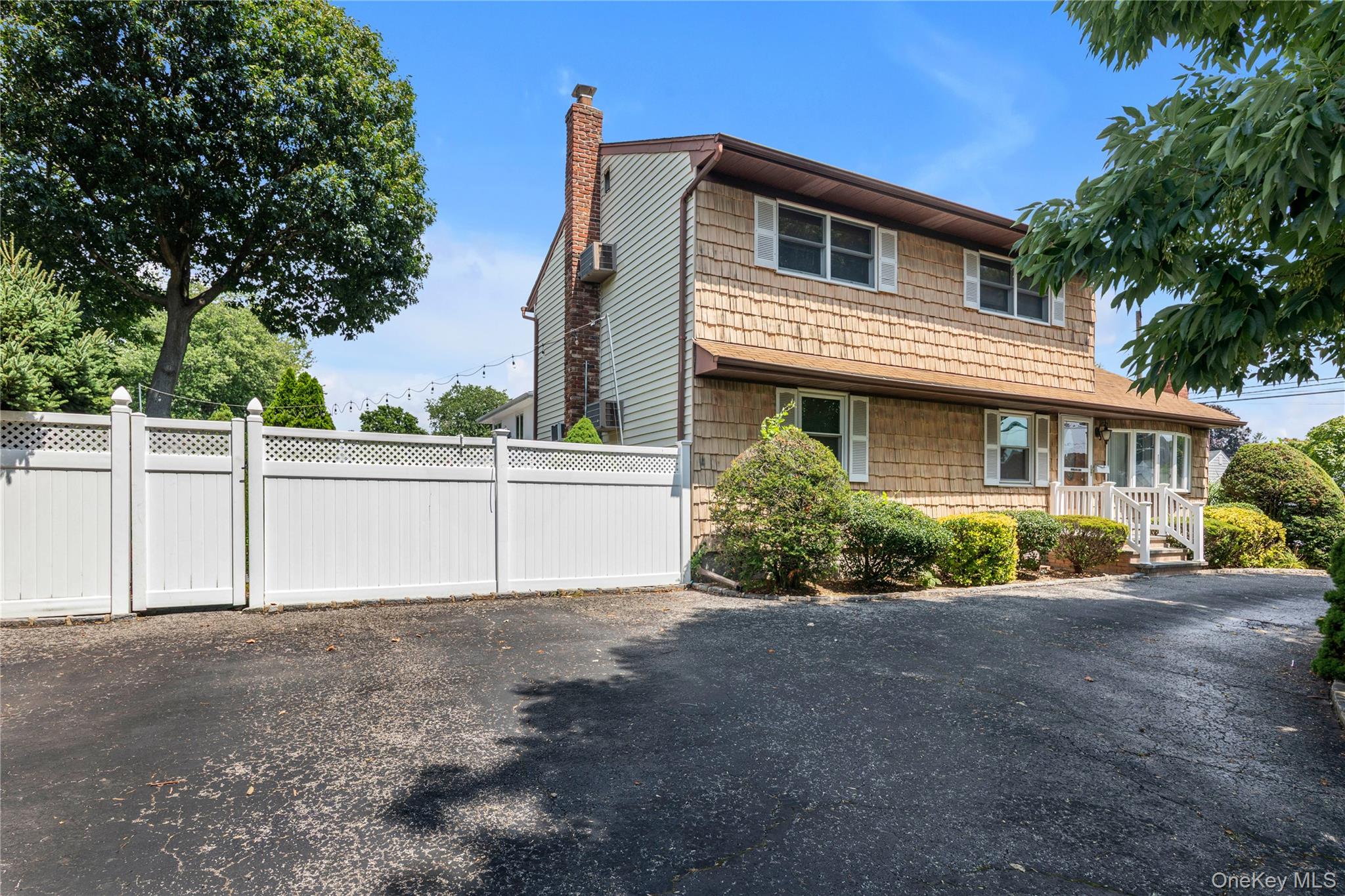 26th image of 2739 Oak Dr, Hempstead, NY 11710 | MLS# 1032146