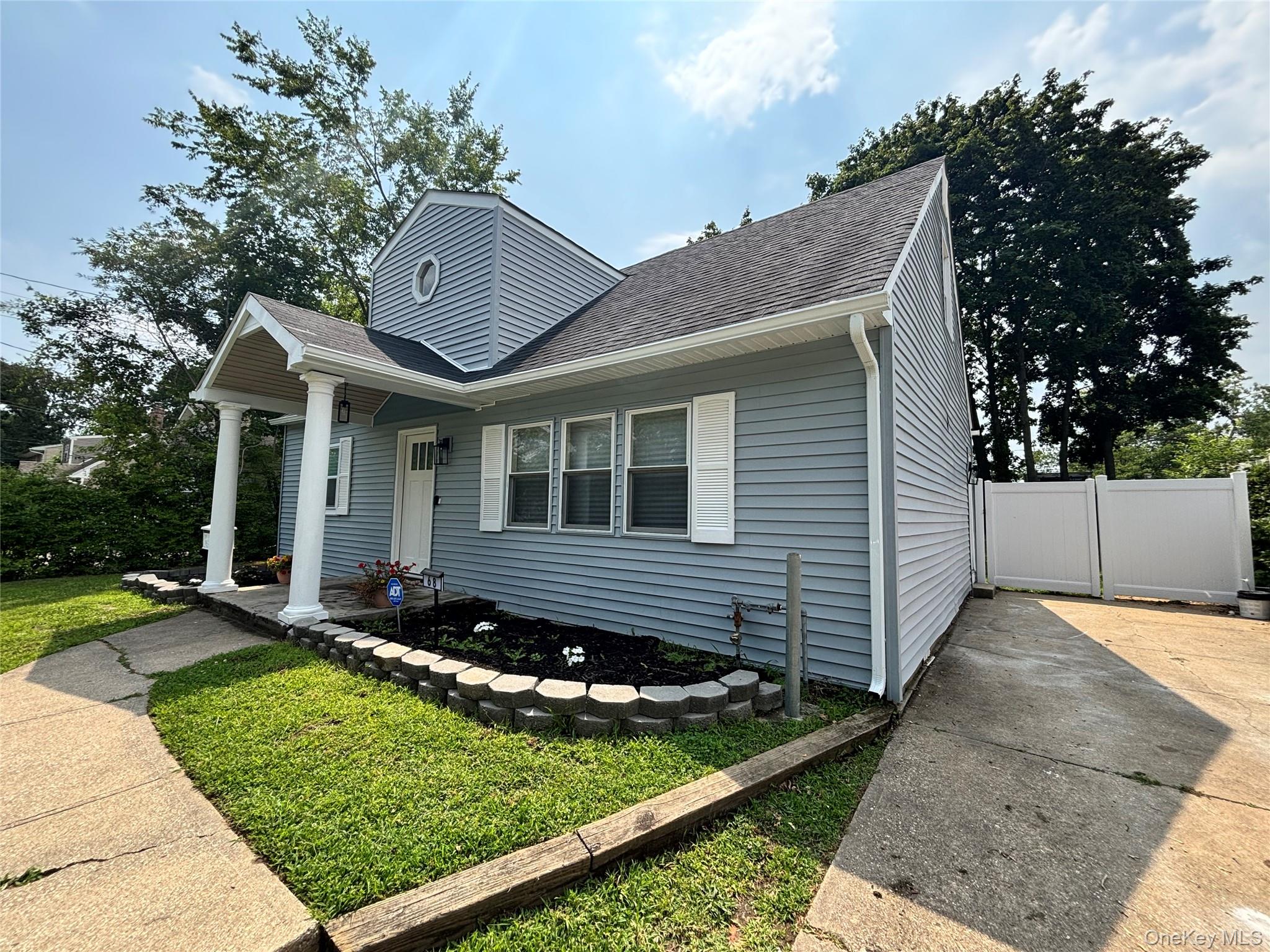 3rd image of 68 State Ave, Babylon, NY 11798 | MLS# 1032162