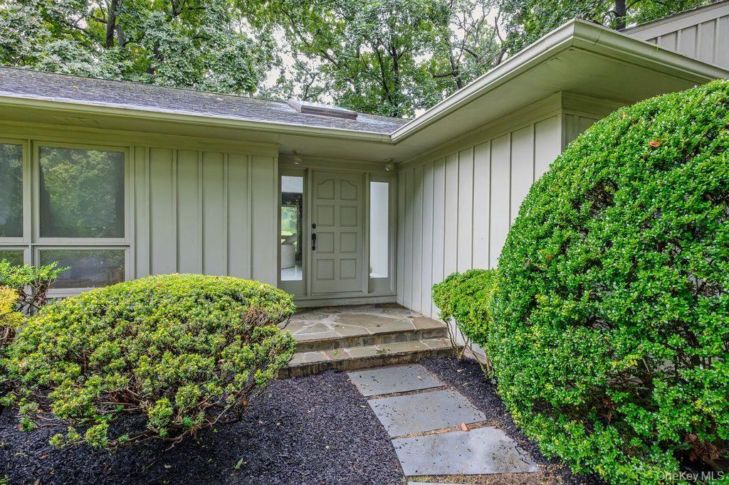 2nd image of 30 Fairway Dr, Brookhaven, NY 11777 | MLS# 1032233