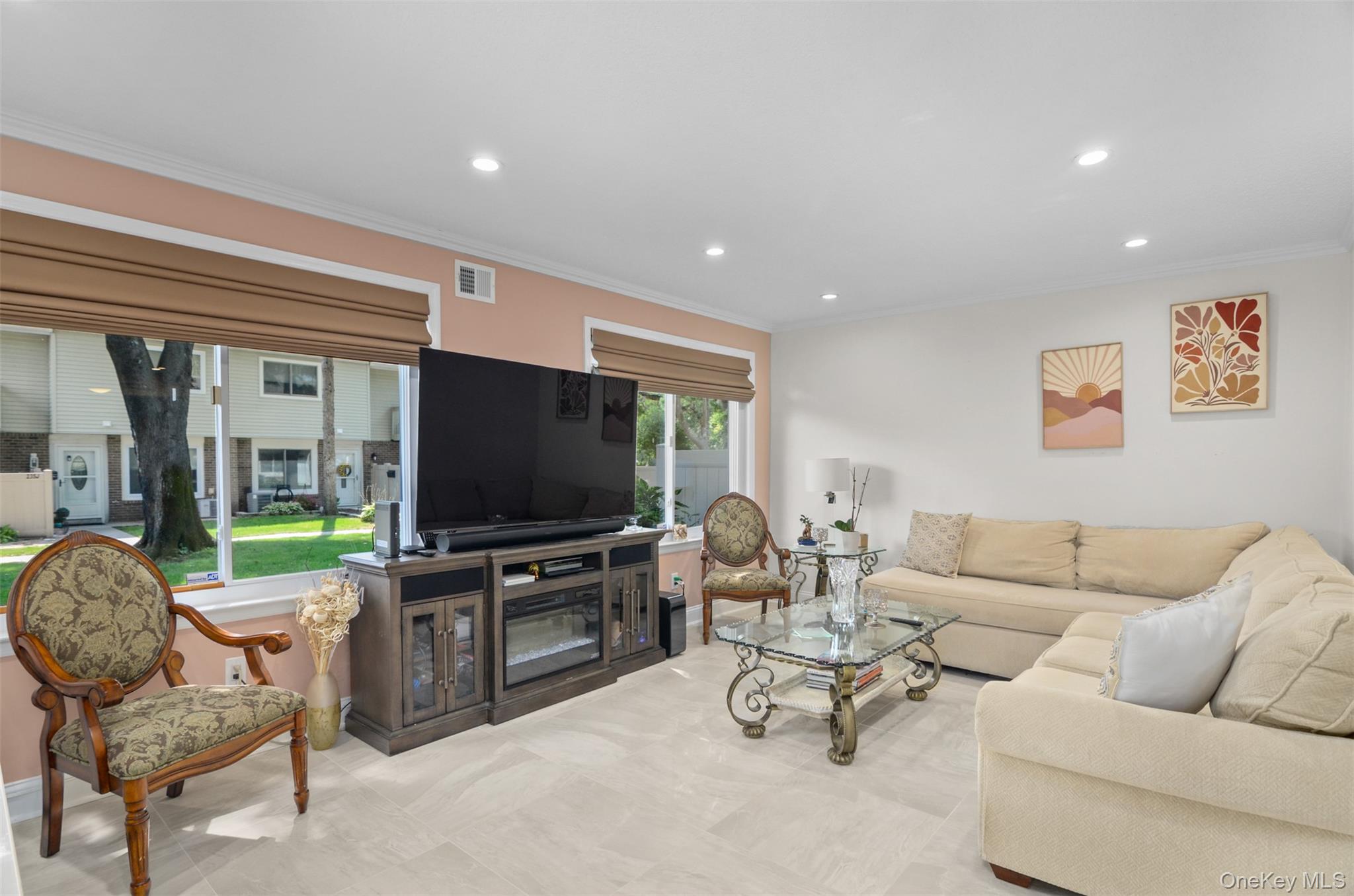 4th image of 236 Springmeadow Dr, Islip, NY 11741