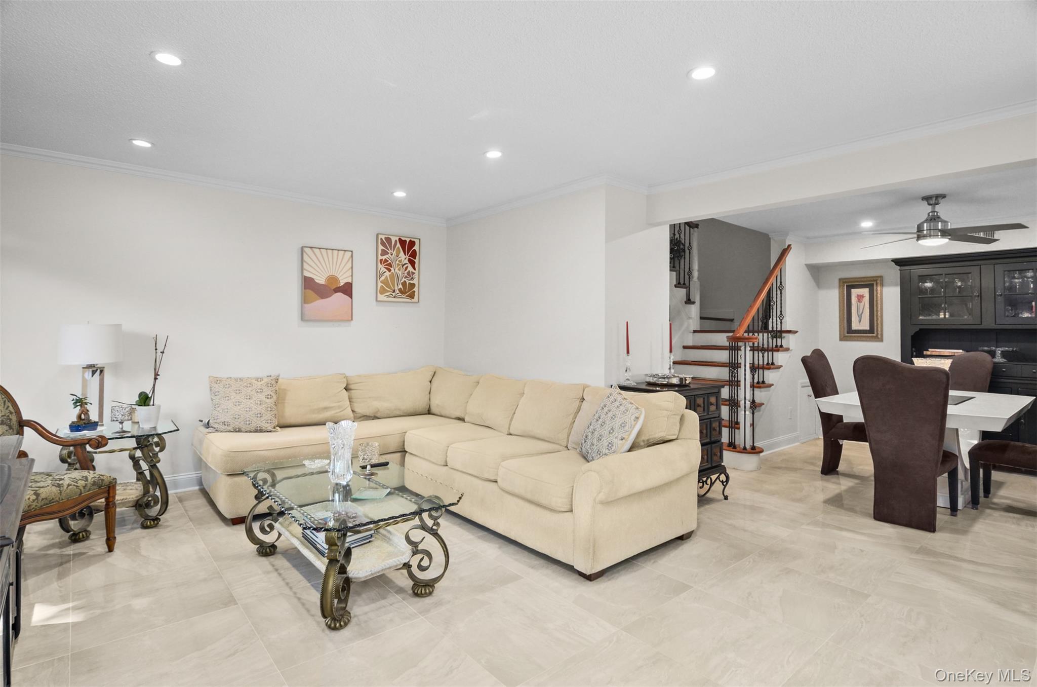 5th image of 236 Springmeadow Dr, Islip, NY 11741