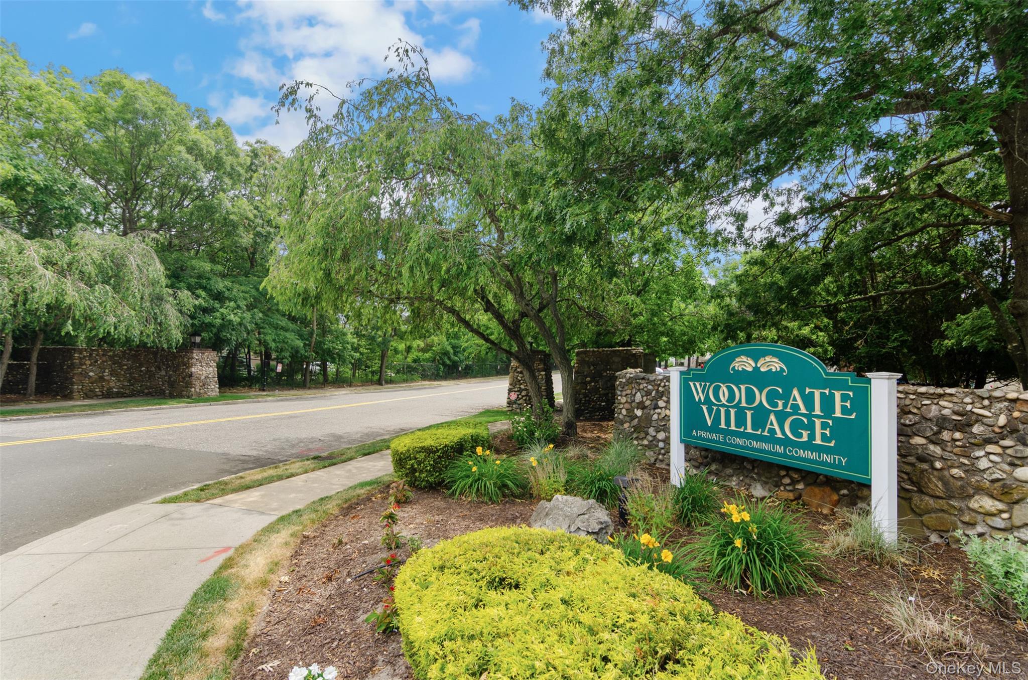2nd image of 236 Springmeadow Dr, Islip, NY 11741
