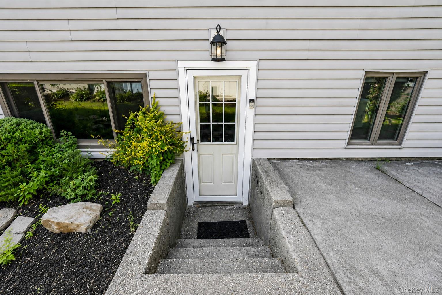 5th image of 1 Rutgers St, Smithtown, NY 11787 | MLS# 1032258