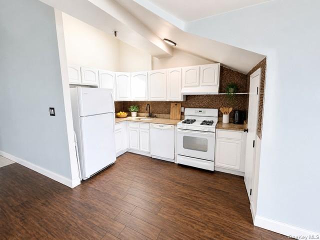 5th image of 1432 Outlook Ave, New York, NY 10465