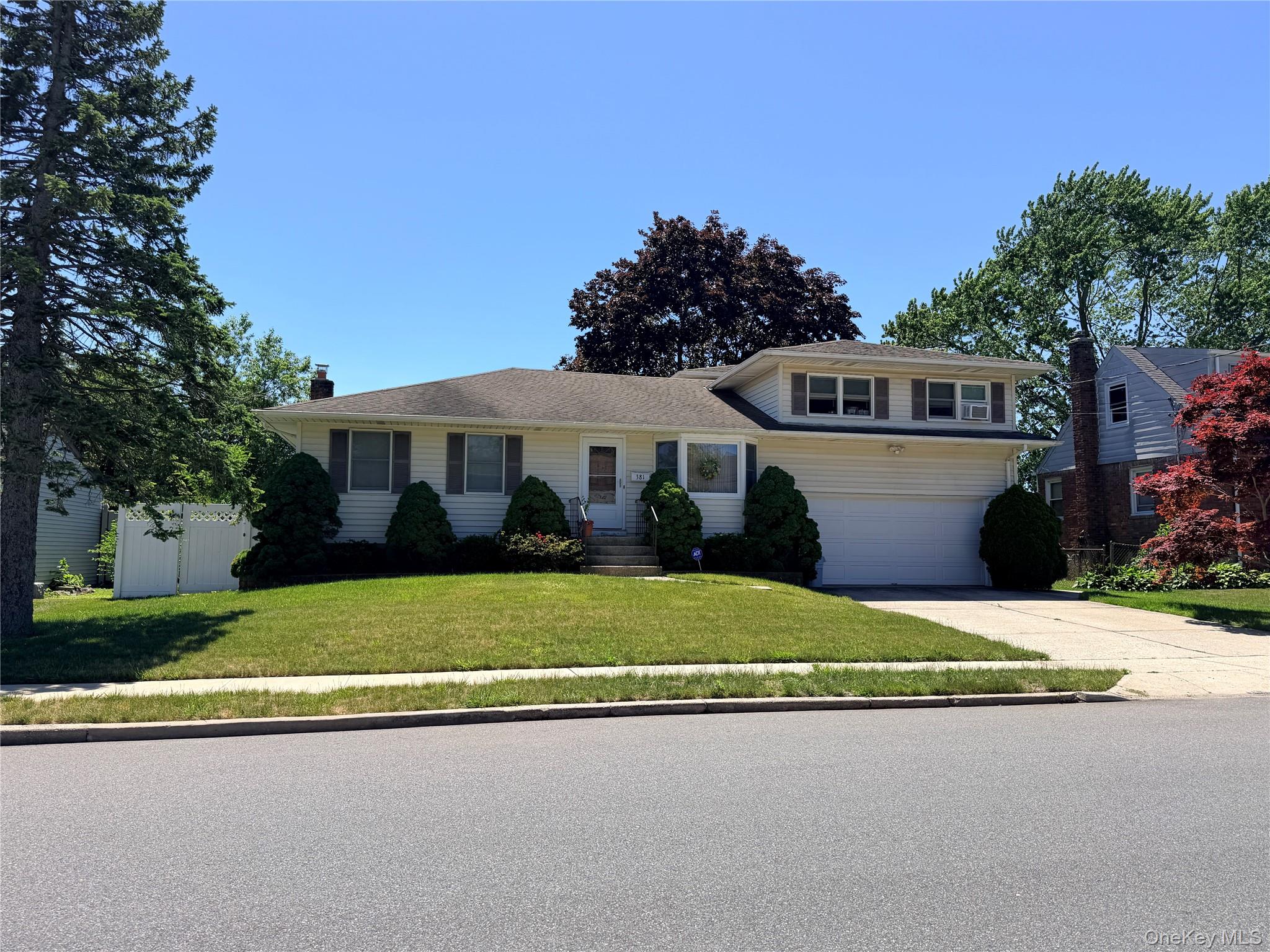 2nd image of 381 N Monroe Ave, Babylon, NY 11757 | MLS# 1032316