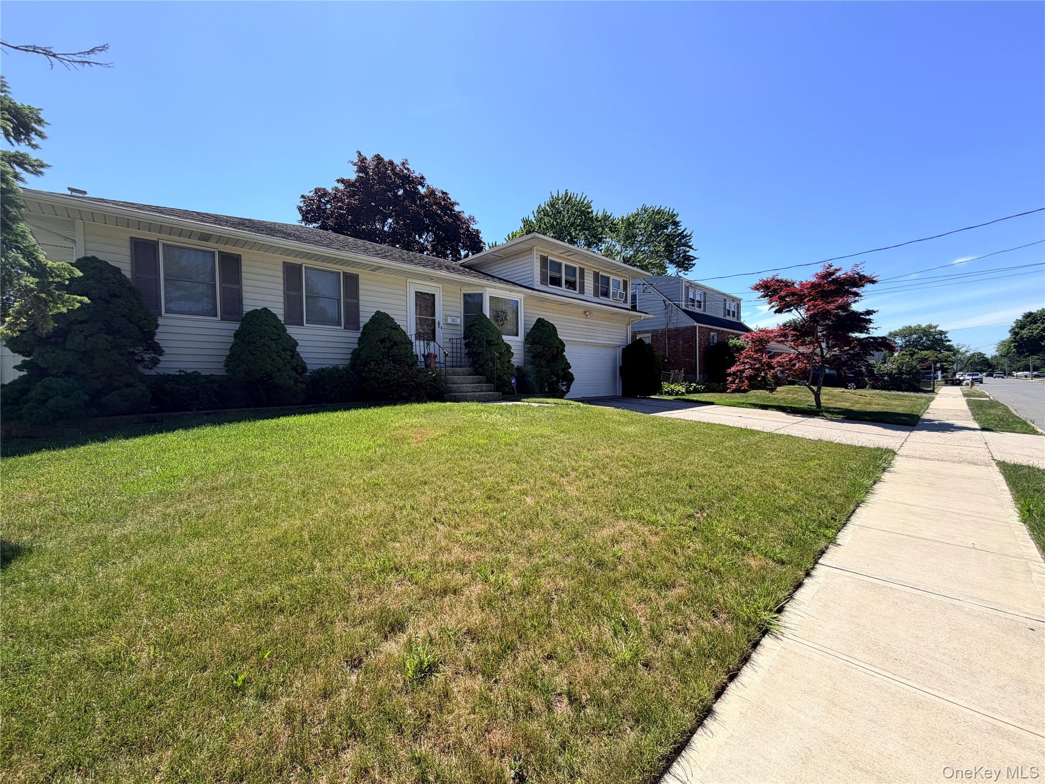 4th image of 381 N Monroe Ave, Babylon, NY 11757 | MLS# 1032316