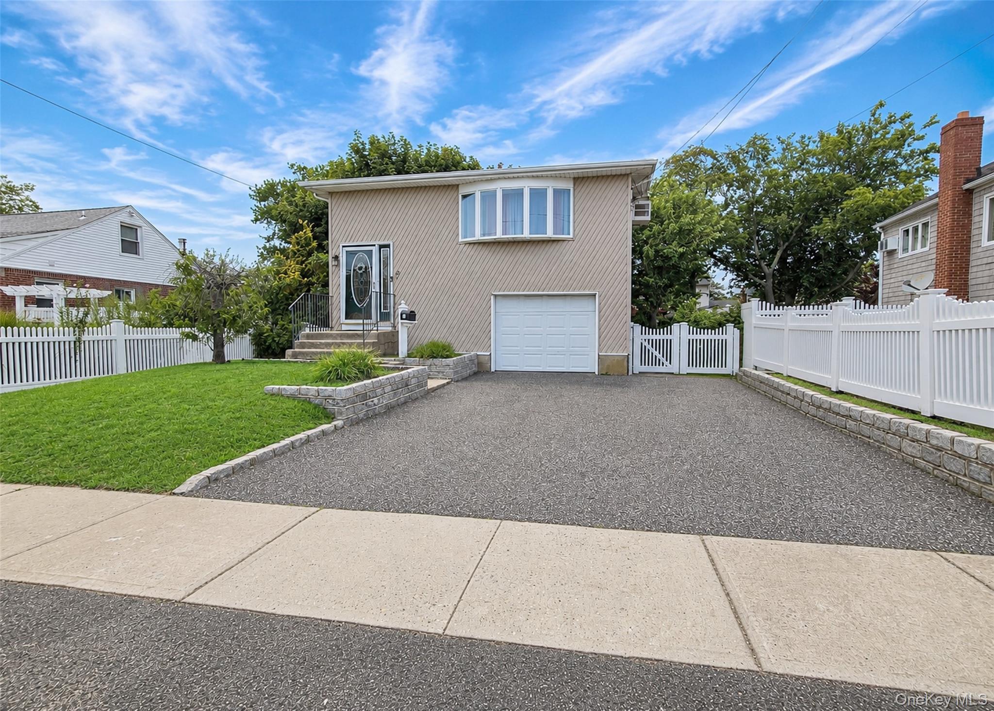 1st image of 11 Farragut Ave, Babylon, NY 11757 | MLS# 1032337