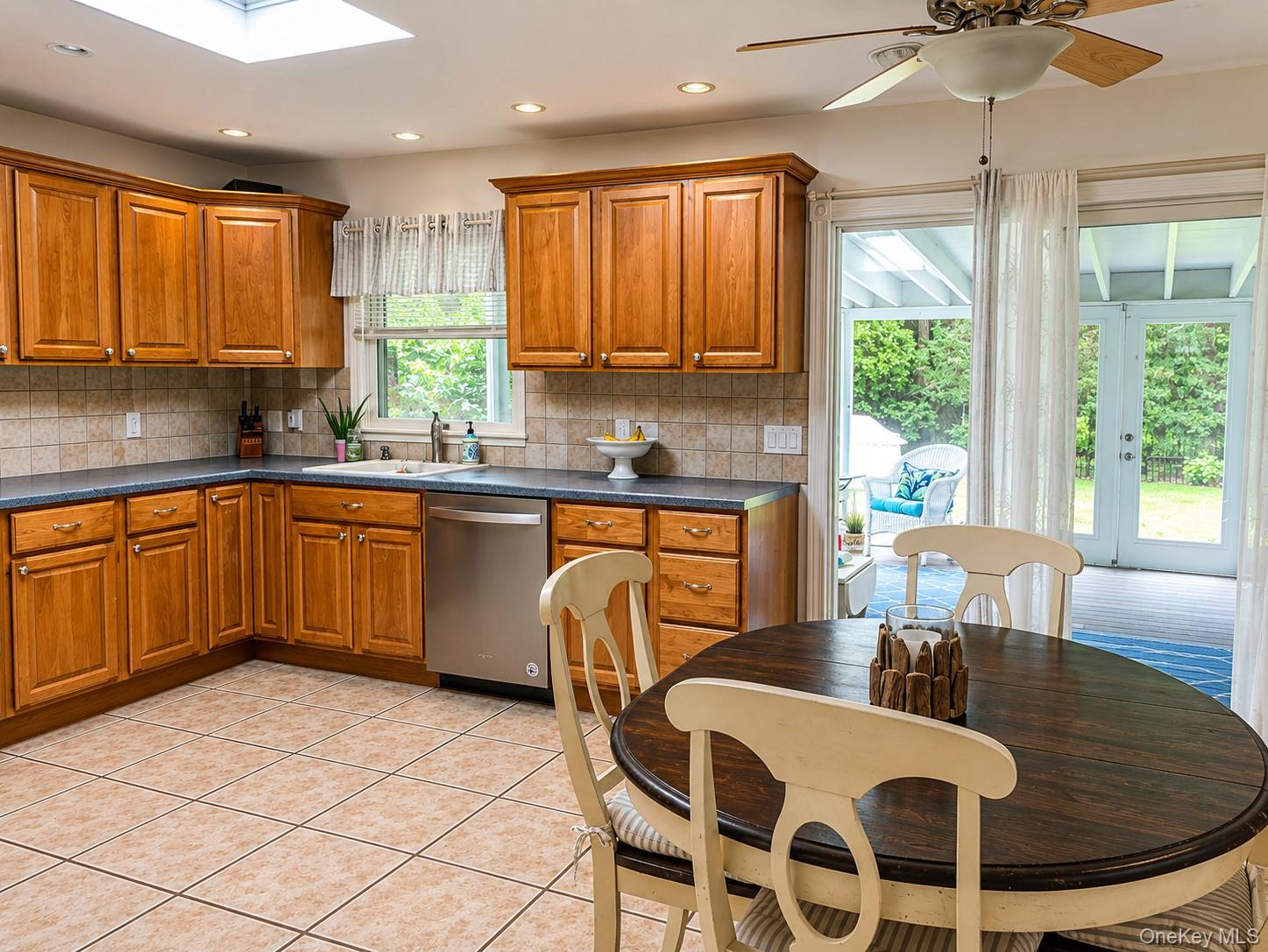 5th image of 241 Riverside Dr, Riverhead, NY 11901 | MLS# 1032344