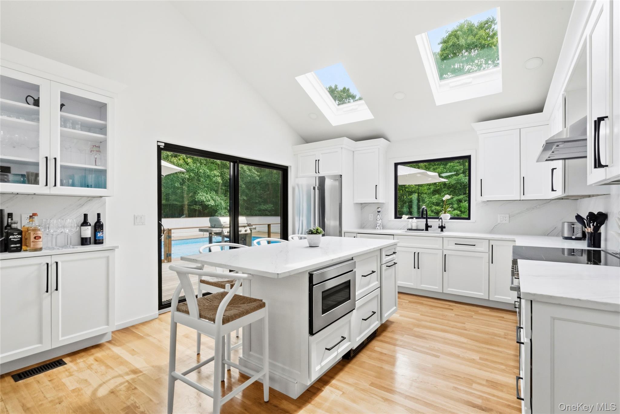 4th image of 98 Old Farm Rd, Southampton, NY 11962 | MLS# 1032391