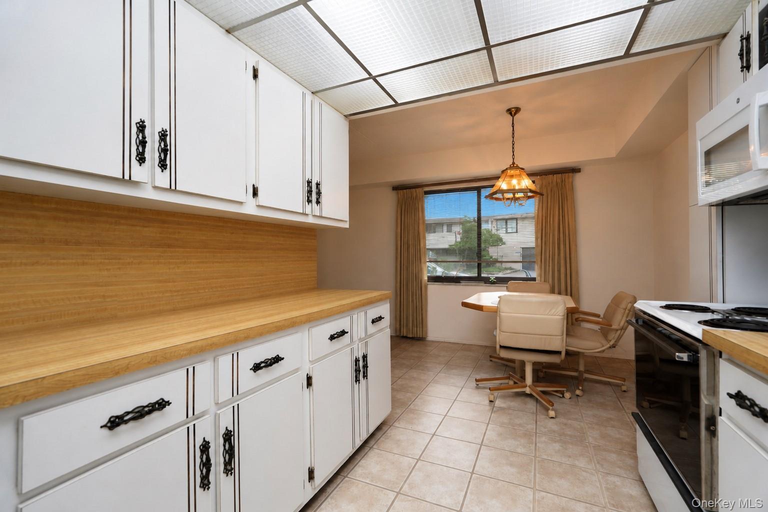 5th image of 10 Windham Loop, New York, NY 10314