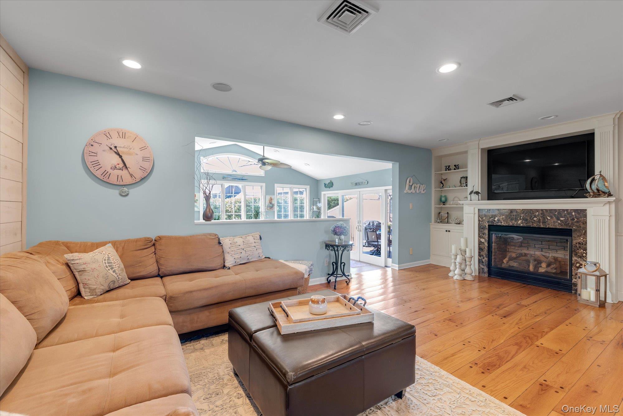 2nd image of 6 Montgomery Ln, Islip, NY 11706 | MLS# 1032442