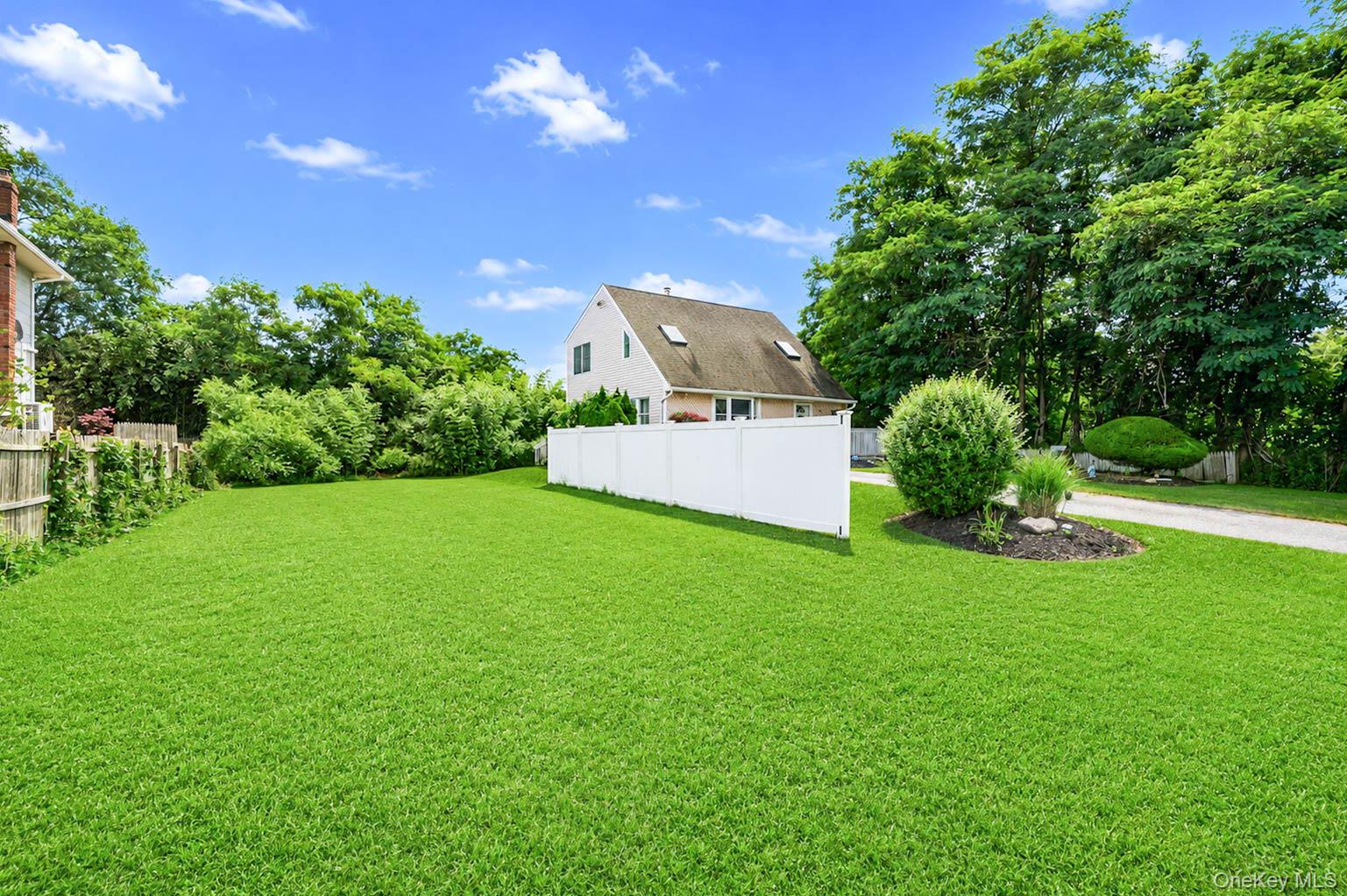 2nd image of 16 Wavecrest Dr, Brookhaven, NY 11951 | MLS# 1032458