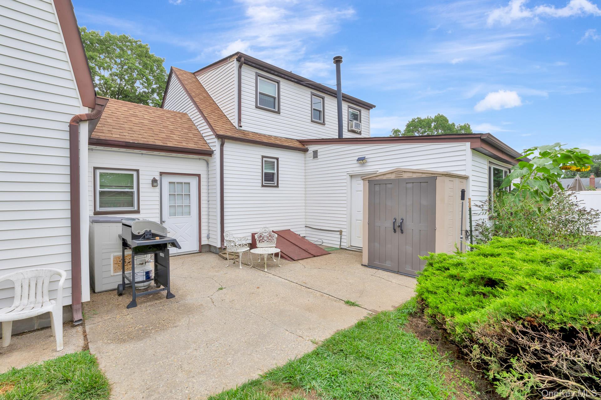 39th image of 46 Pentmoor Dr, Brookhaven, NY 11950 | MLS# 1032463