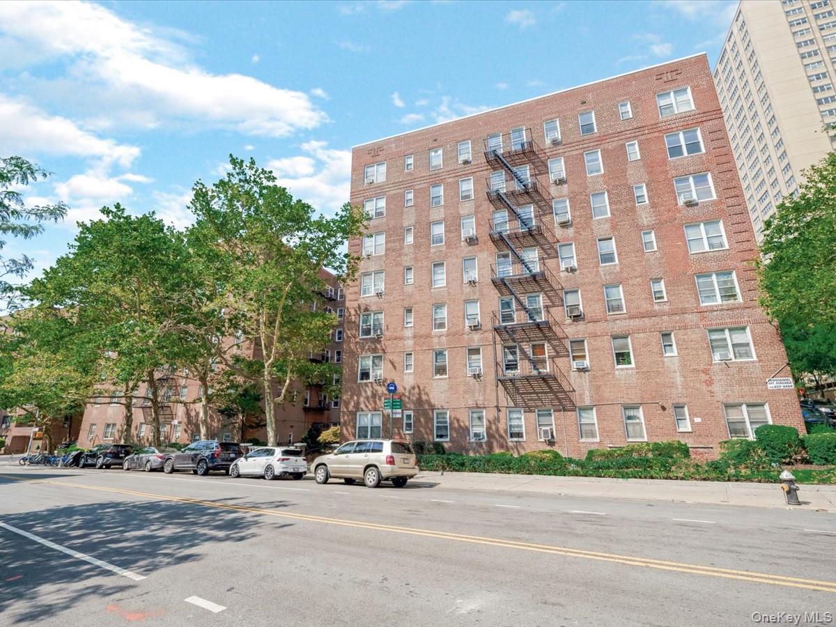 2nd image of 67-12 Yellowstone Blvd #f6, New York, NY 11375 | MLS# 1032475