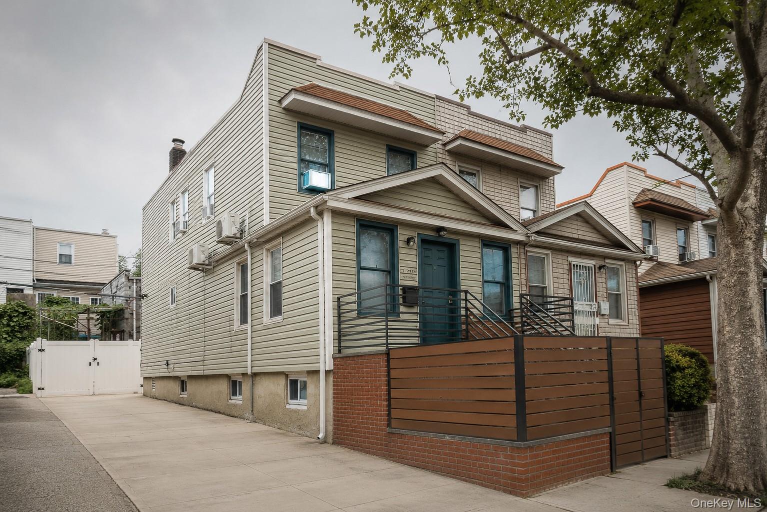 2nd image of 15038 Grand Central Pkwy, New York, NY 11432 | MLS# 1032496