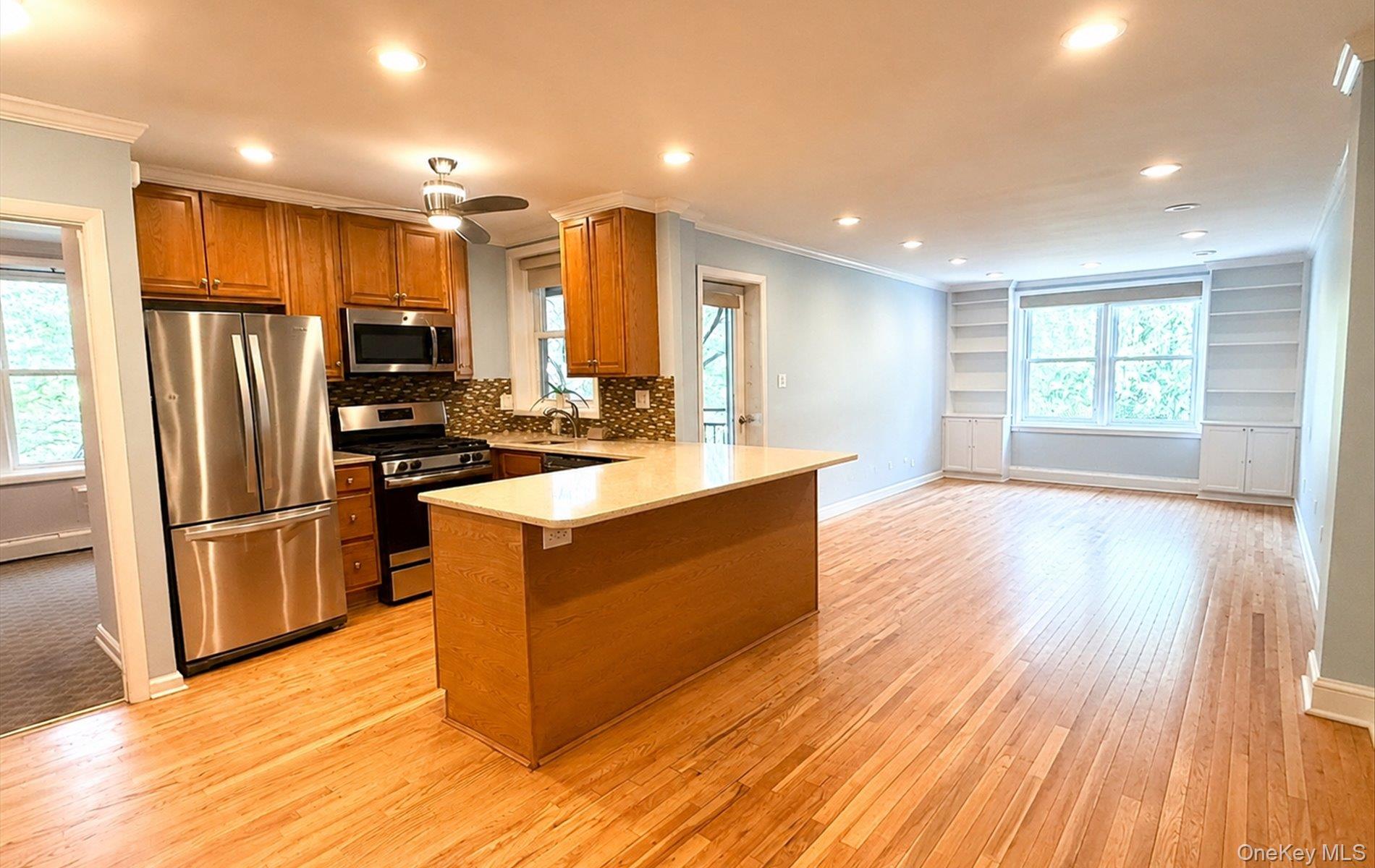 2nd image of 42 30 Douglaston Pkwy #5L, New York, NY 11363 | MLS# 1032502