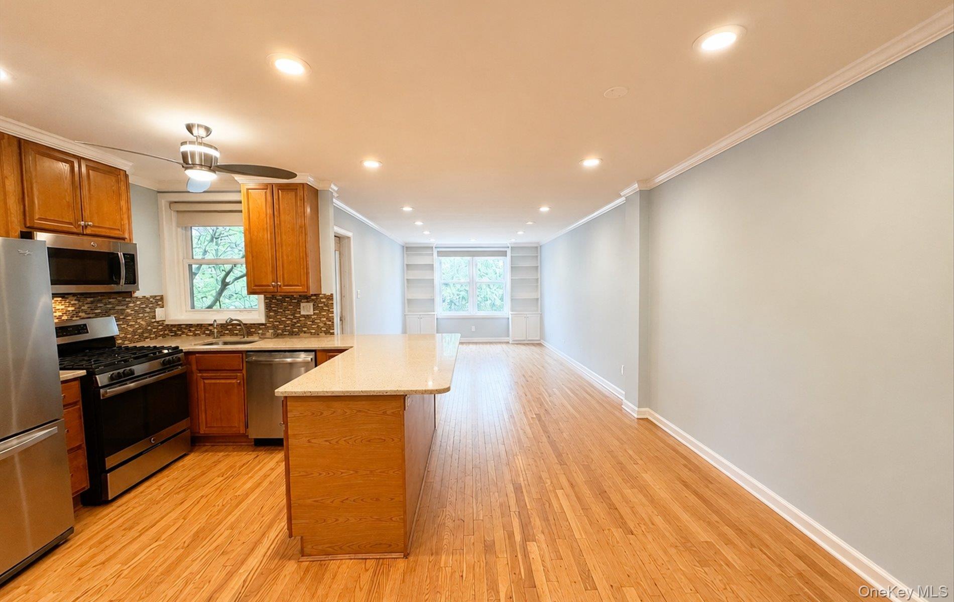 3rd image of 42-30 Douglaston Pkwy #5L, New York, NY 11363 | MLS# 1032502
