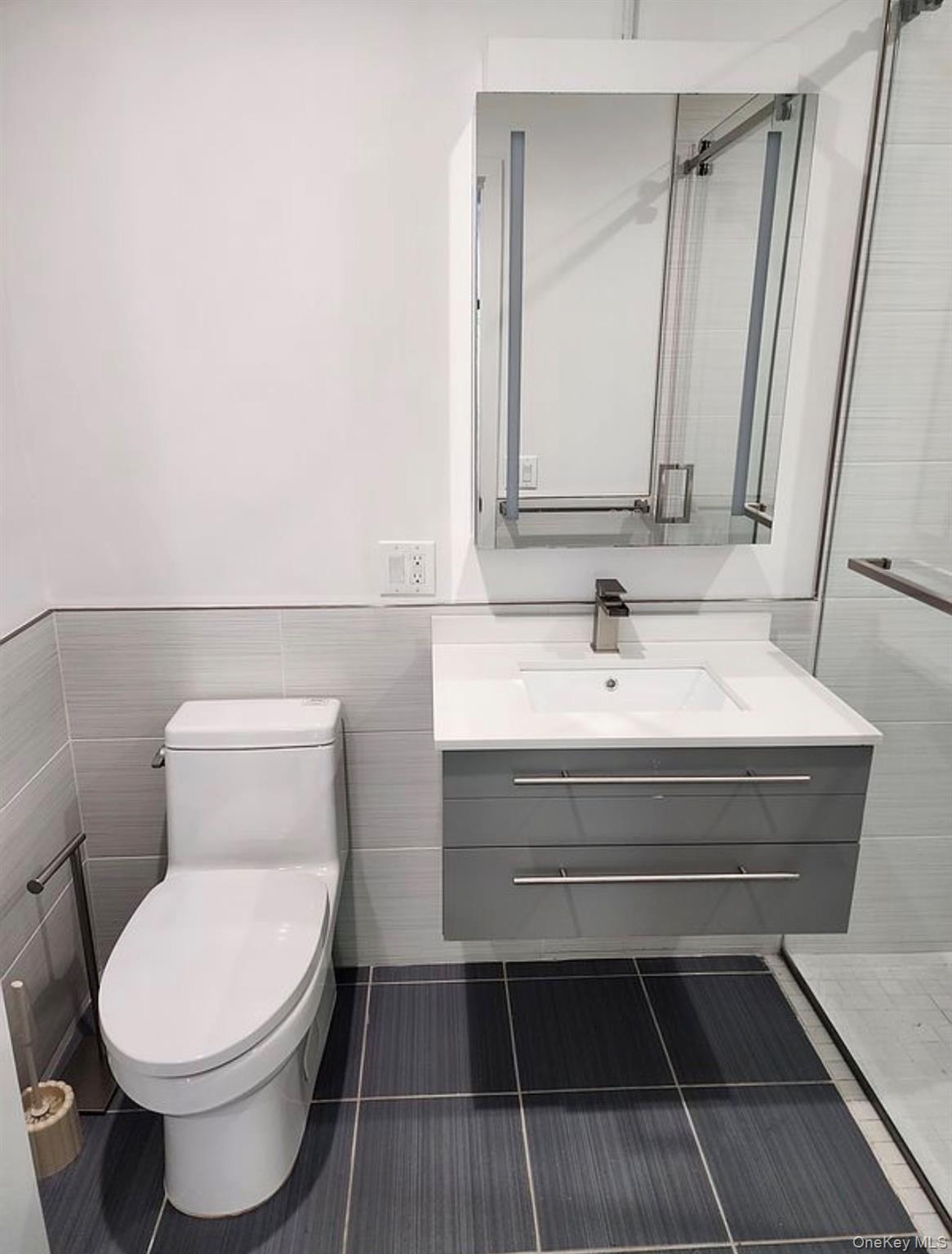 4th image of 1440 31st Ave, New York, NY 11106