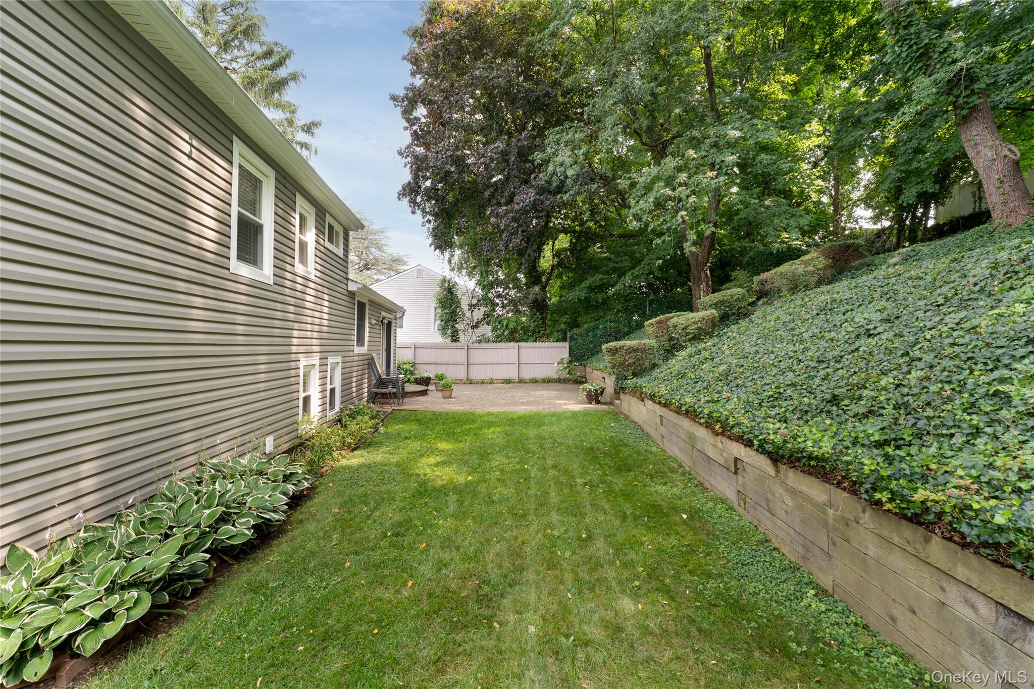 36th image of 13 Longford St, Huntington, NY 11743 | MLS# 1032549