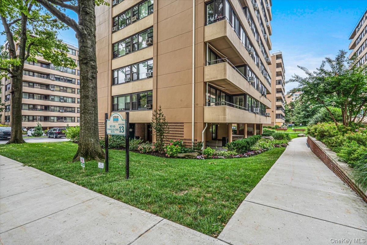 2nd image of 162 10 Powells Cove Blvd #7D, New York, NY 11357 | MLS# 1032551