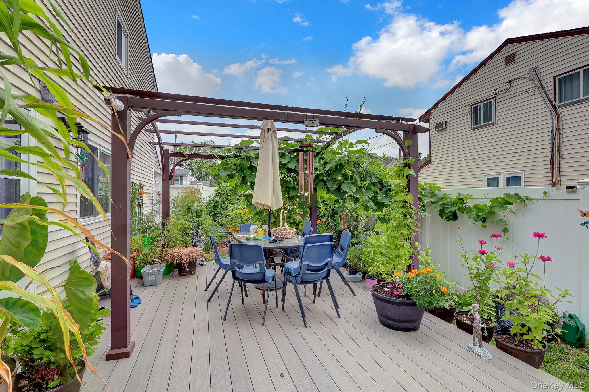 33rd image of 260 W 12th St, Babylon, NY 11729 | MLS# 1032571