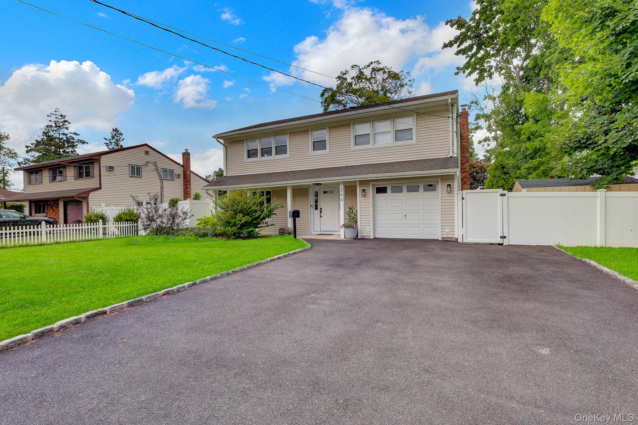 4th image of 260 W 12Th St, Babylon, NY 11729 | MLS# 1032571
