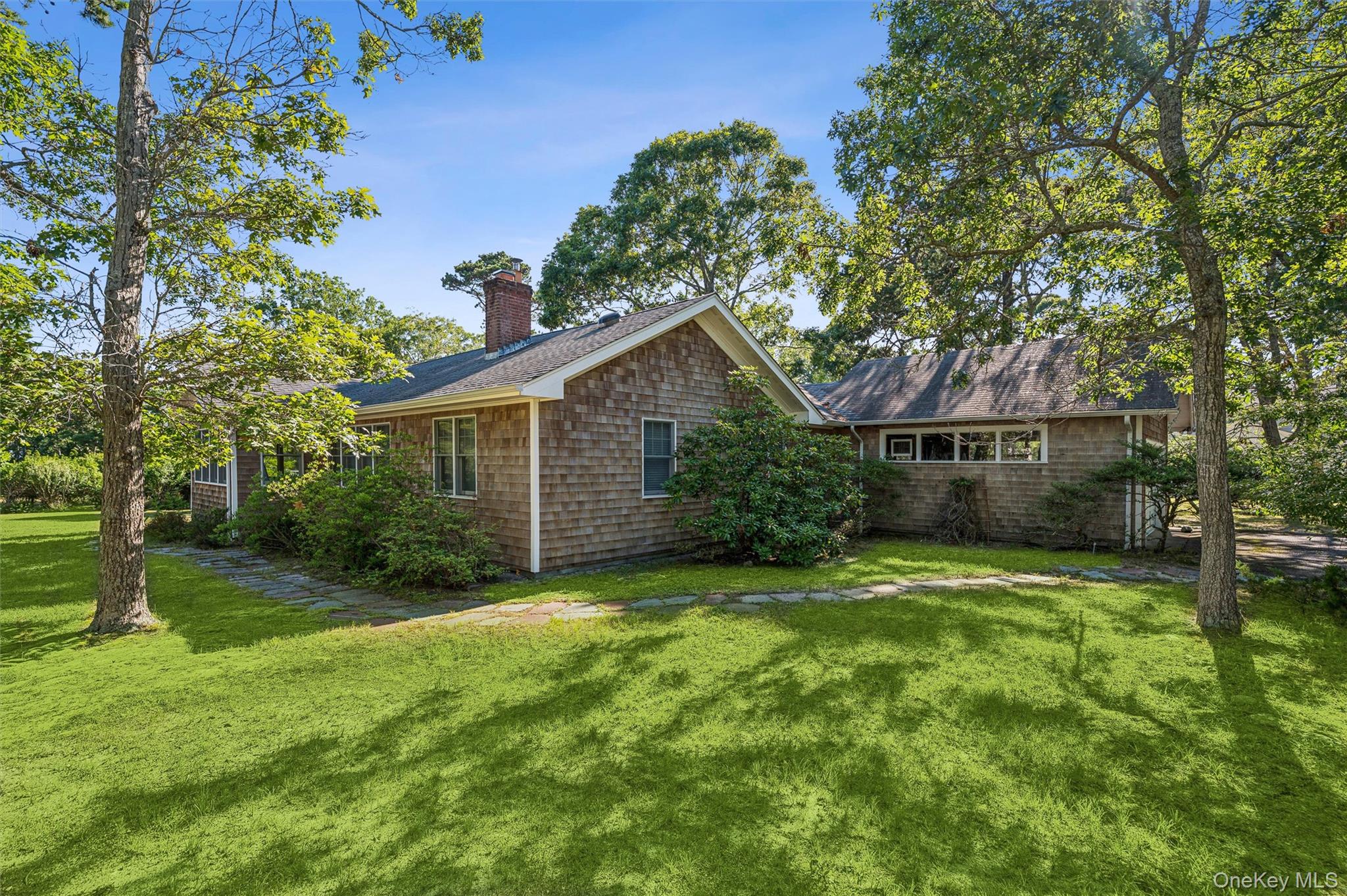 5th image of 172 Bay Ave E, Southampton, NY 11946 | MLS# 1032587