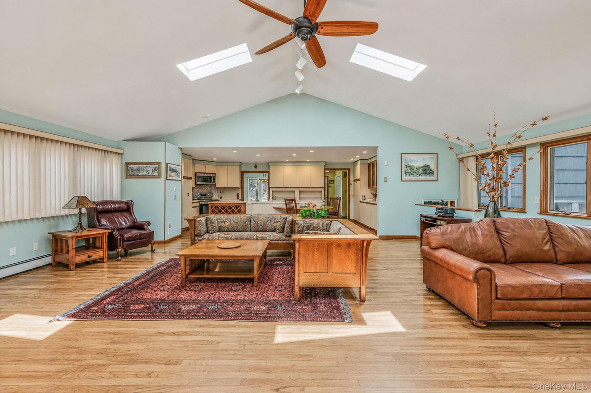 5th image of 3 Oak Ct, Southampton, NY 11946 | MLS# 1032598