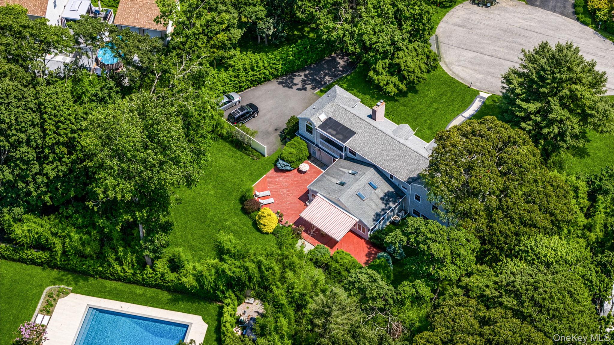 2nd image of 3 Oak Ct, Southampton, NY 11946 | MLS# 1032598