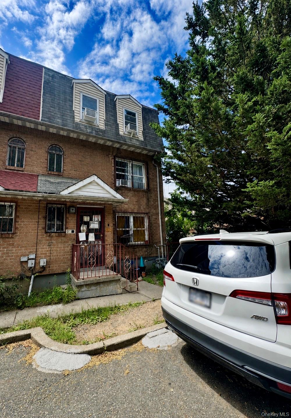 3rd image of 320 184Th, New York, NY 10458 | MLS# 1032627
