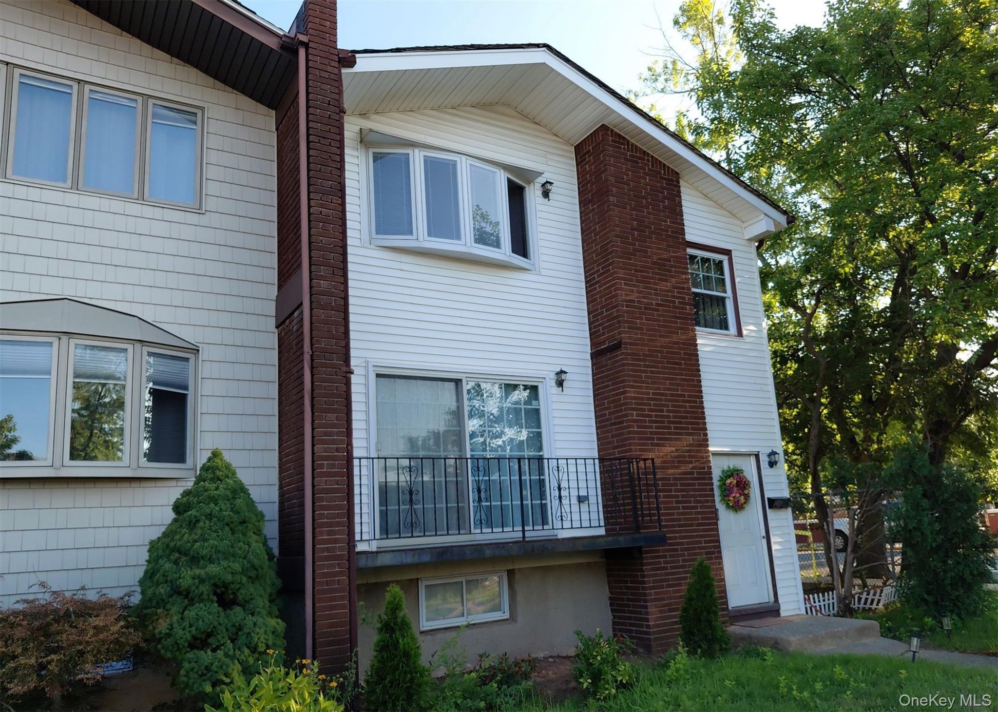 1st image of 271 Leverett Ave, New York, NY 10308 | MLS# 1032645