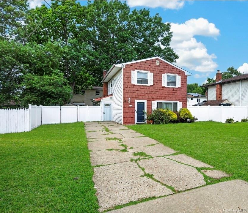 3rd image of 60 Lincoln Ave, Babylon, NY 11729 | MLS# 1032734