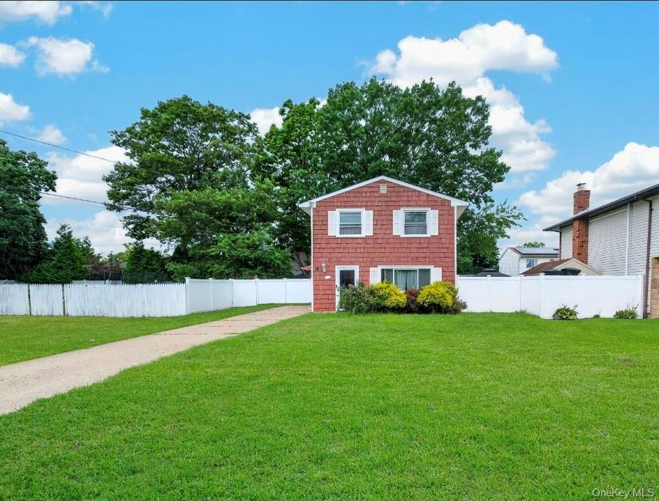 1st image of 60 Lincoln Ave, Babylon, NY 11729 | MLS# 1032734