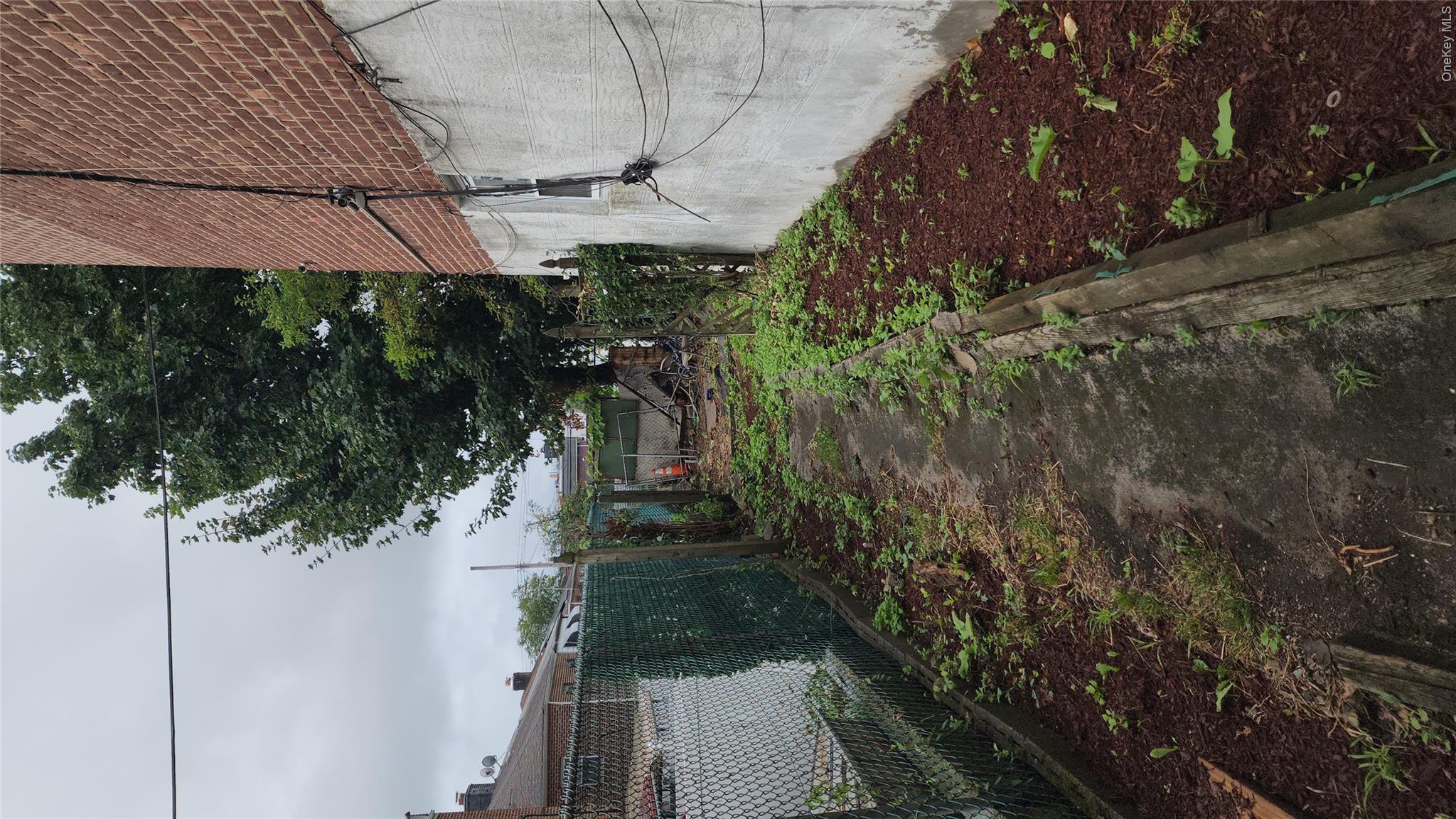 26th image of 954 E 212th St, New York, NY 10469 | MLS# 1032827