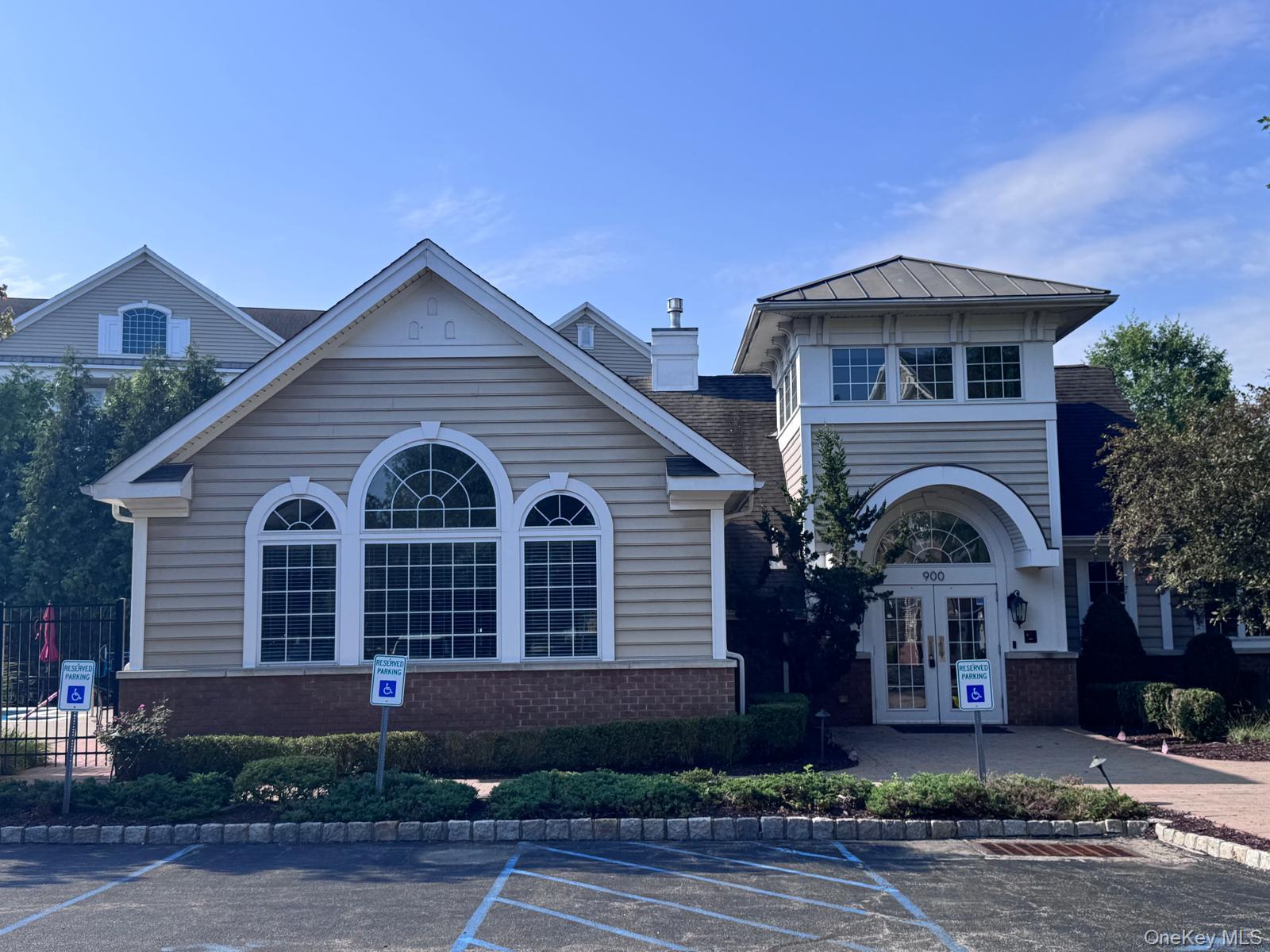 2nd image of 622 Regency Dr, Wappinger, NY 12524 | MLS# 1032907